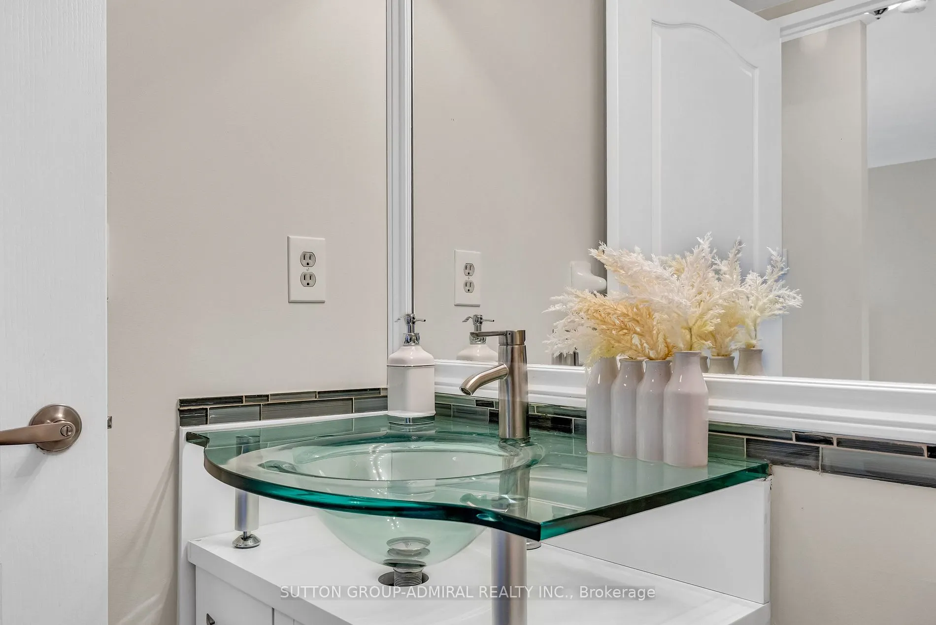 7 Townsgate Dr, #716