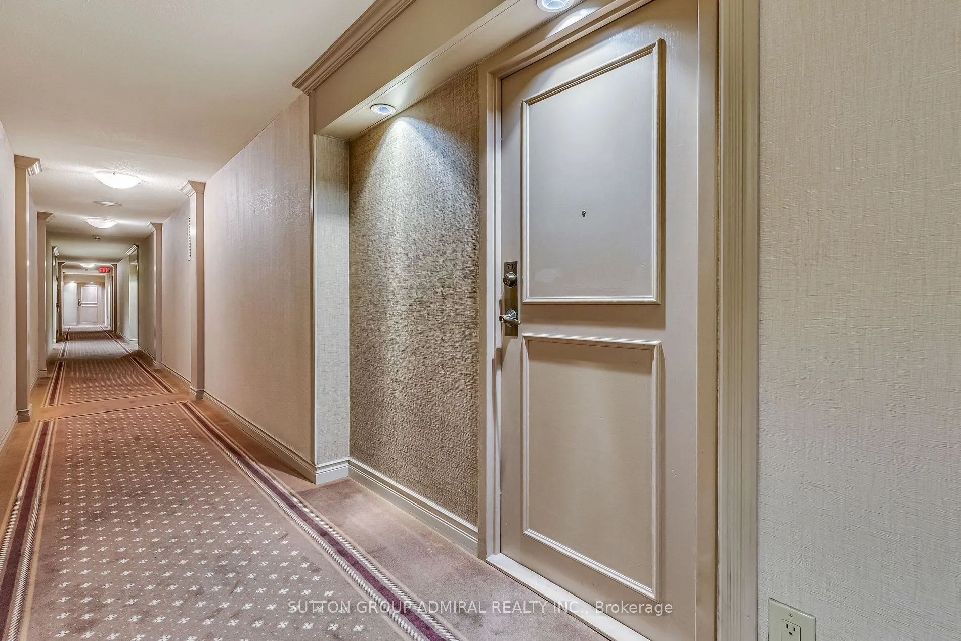 7 Townsgate Dr, #716