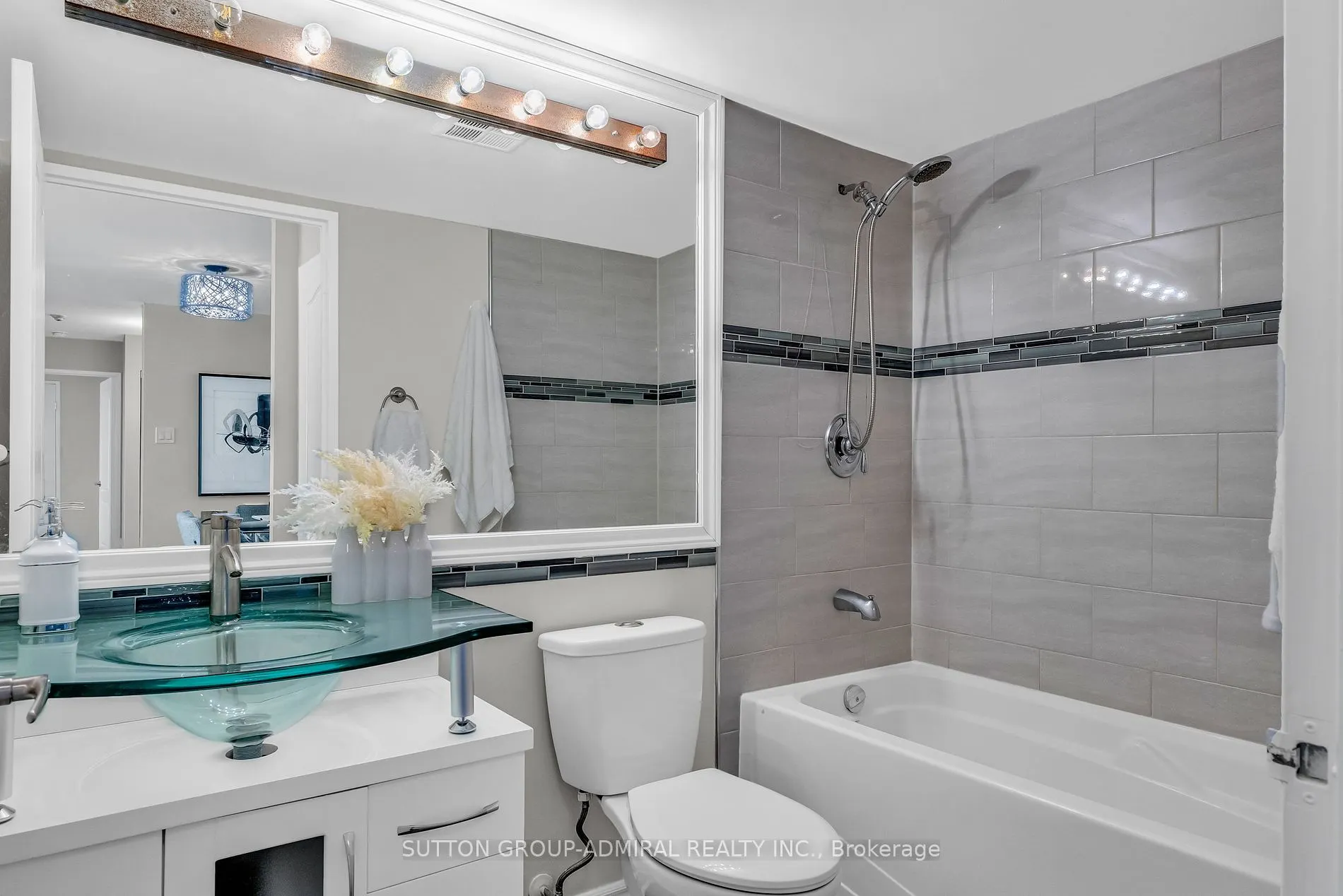 7 Townsgate Dr, #716