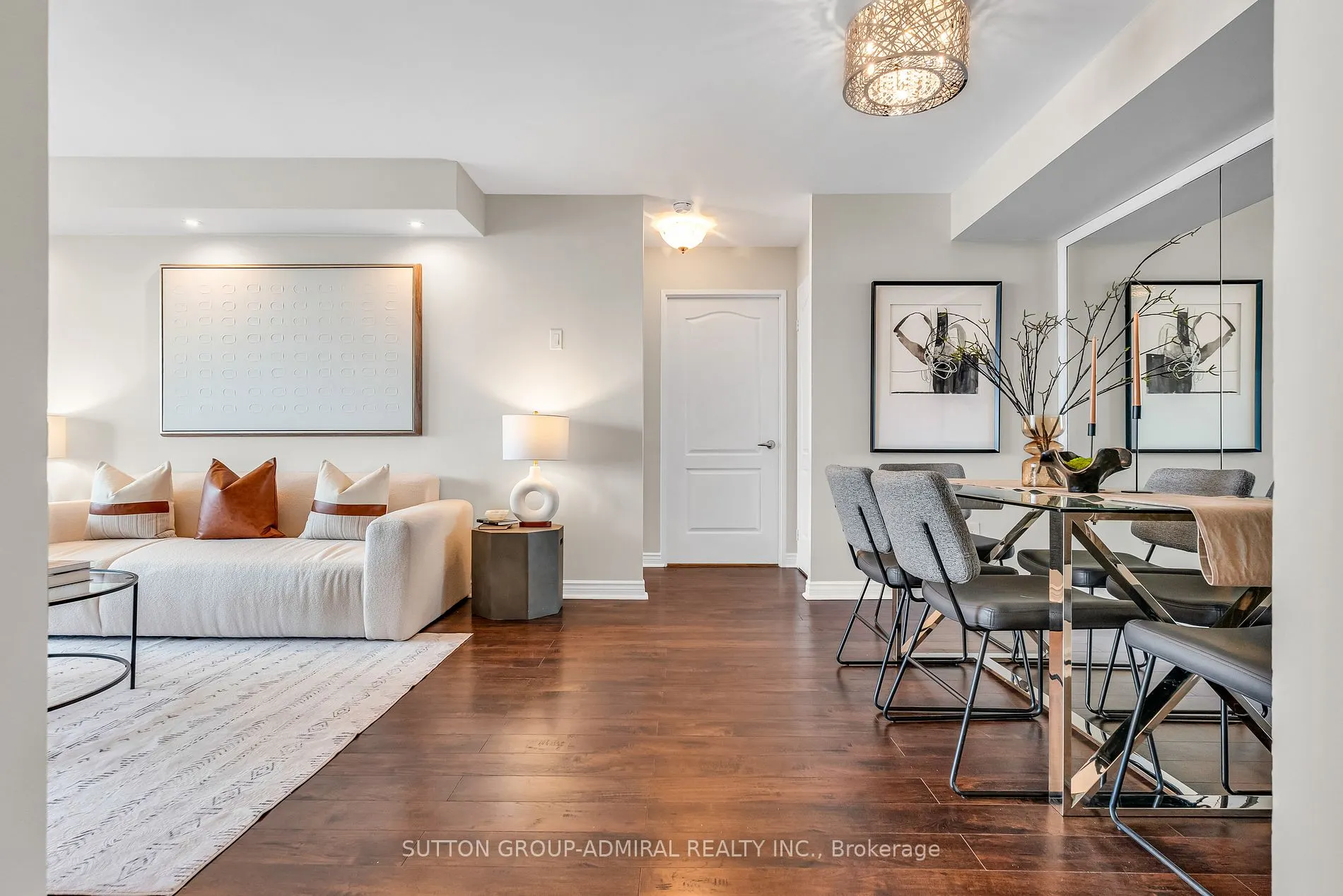 7 Townsgate Dr, #716