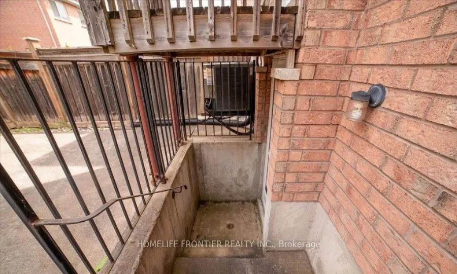 14 Barr Crescent