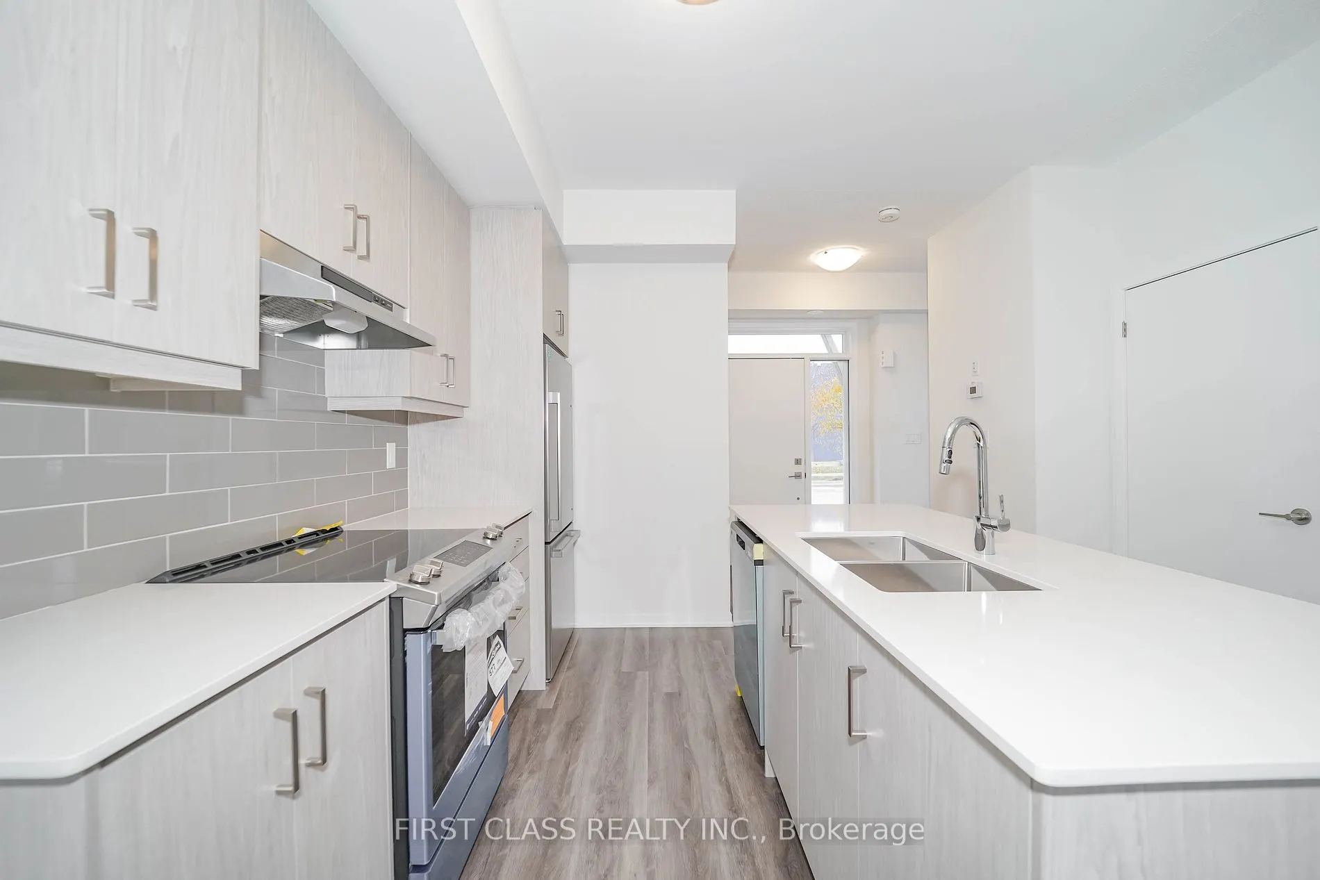 27 Mable Smith Way, #333