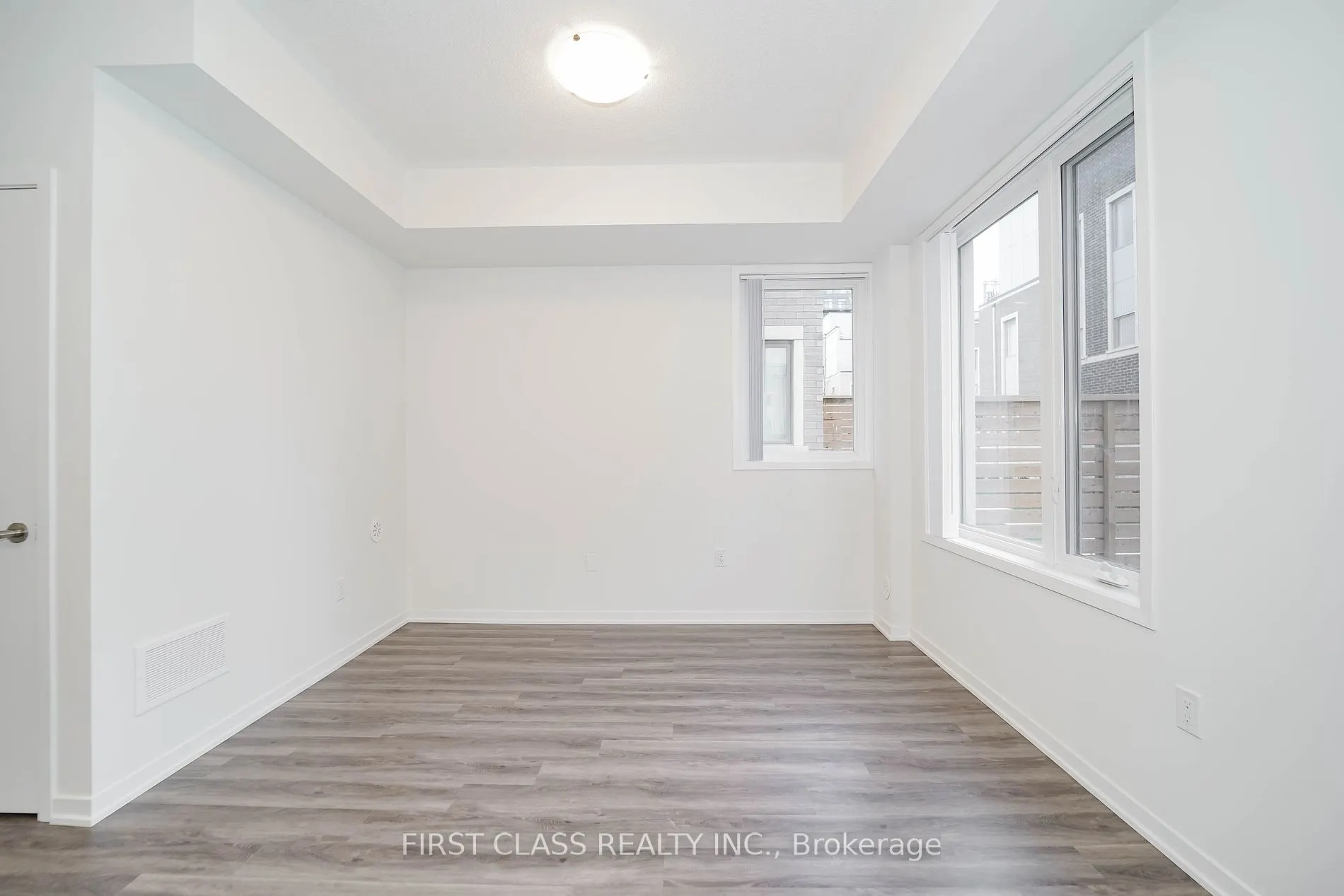 27 Mable Smith Way, #333