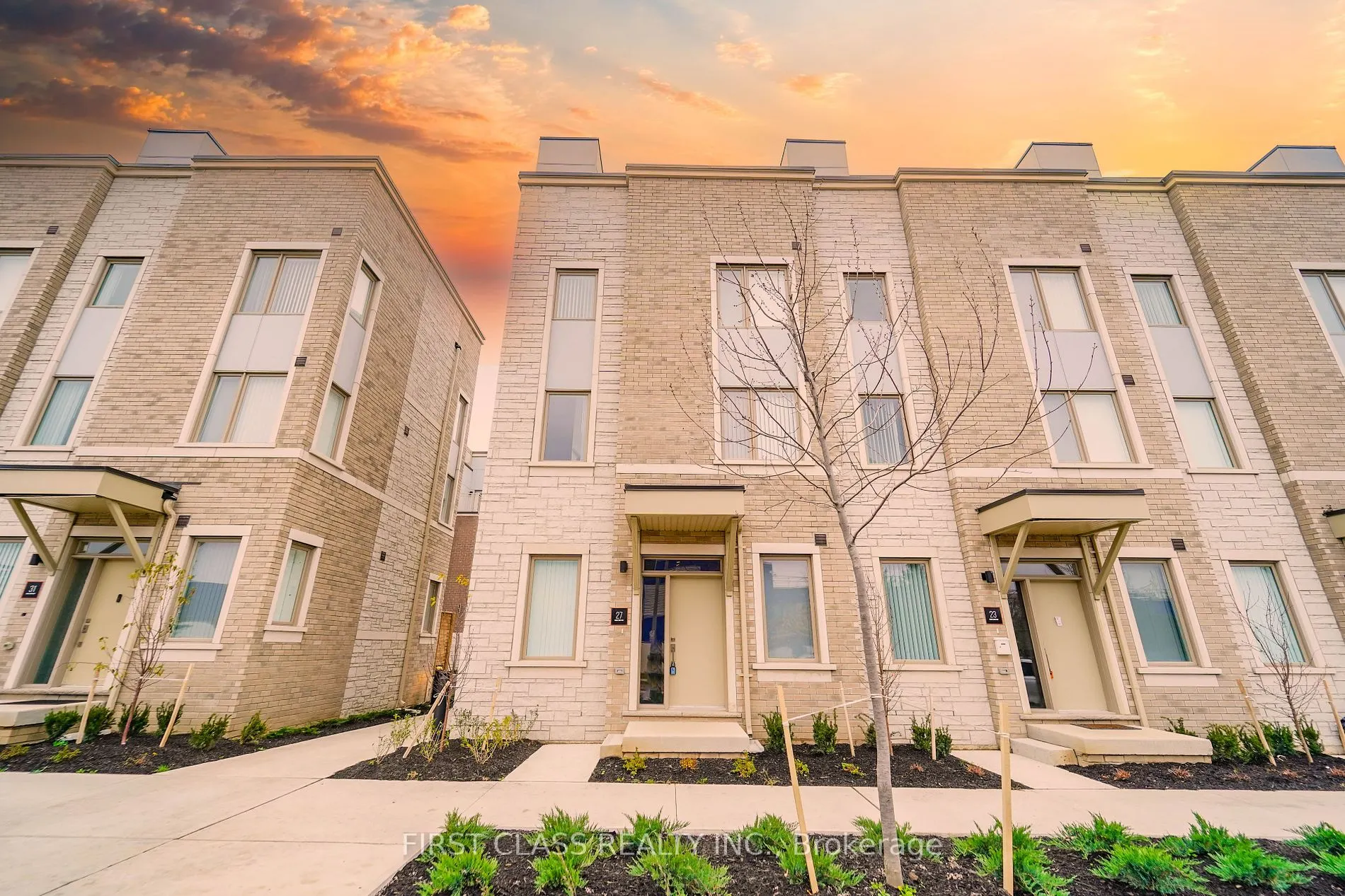 27 Mable Smith Way, #333