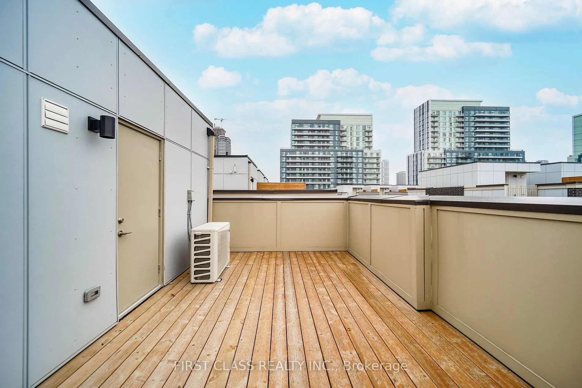 27 Mable Smith Way, #333
