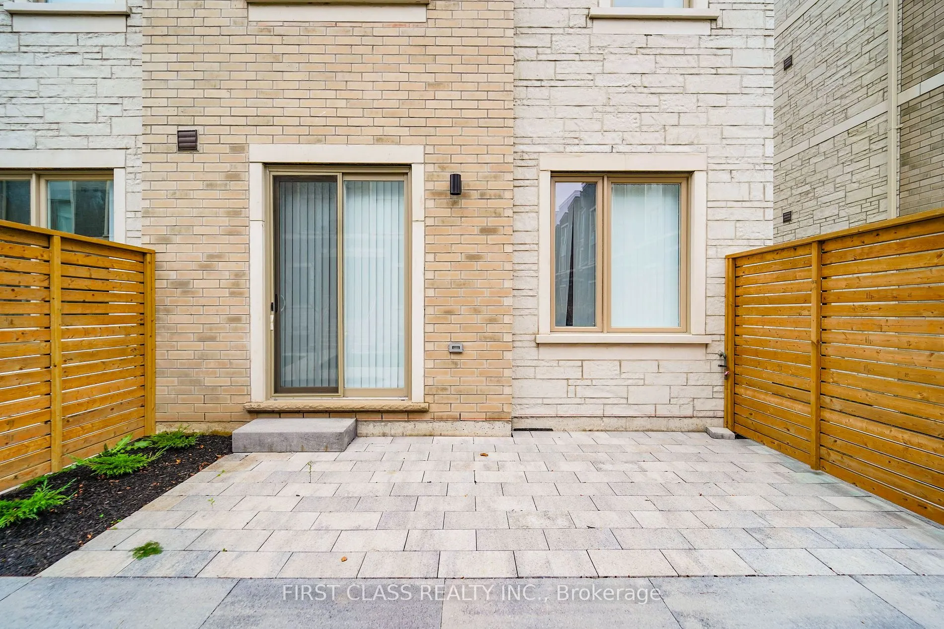 27 Mable Smith Way, #333