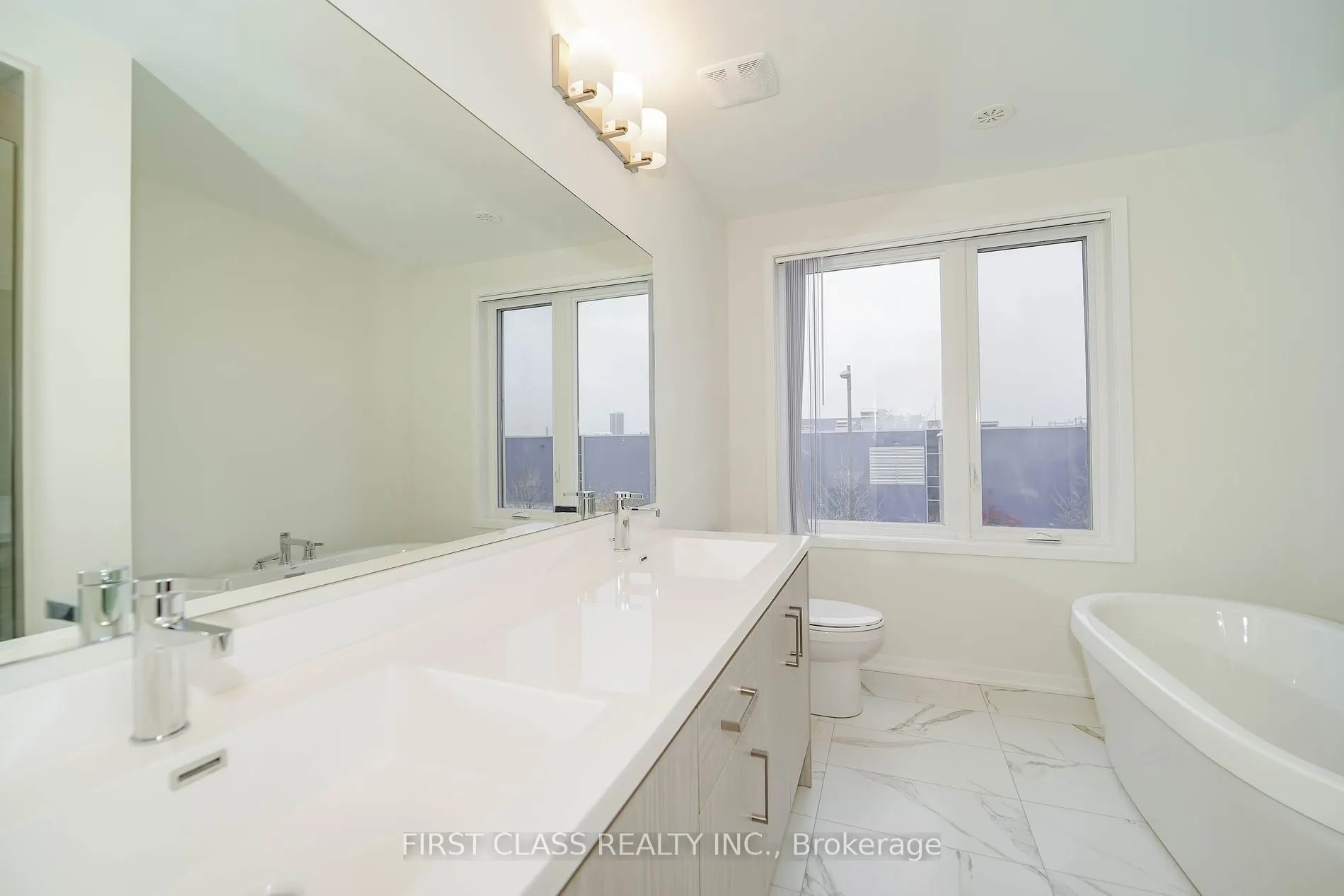 27 Mable Smith Way, #333