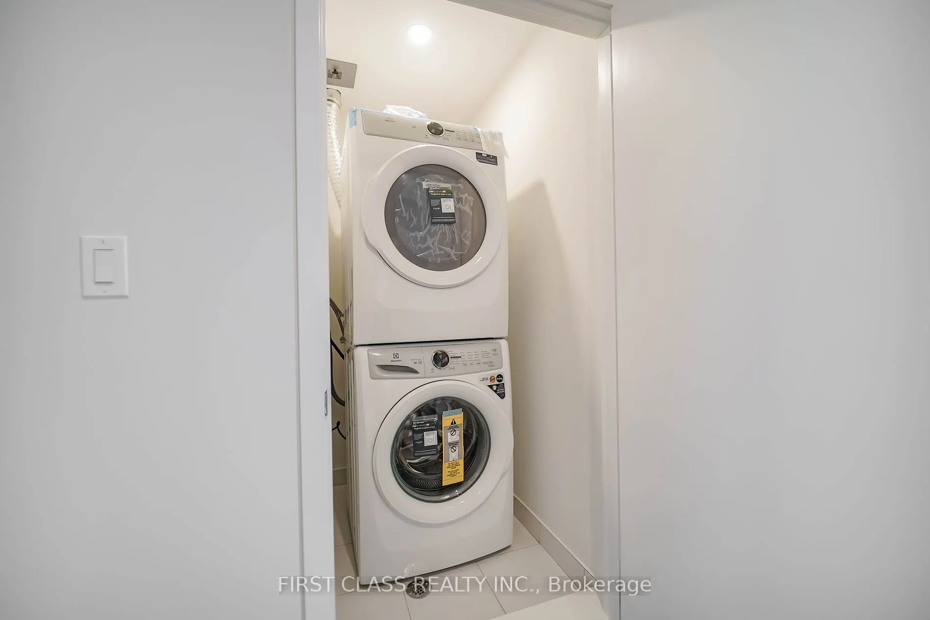 27 Mable Smith Way, #333