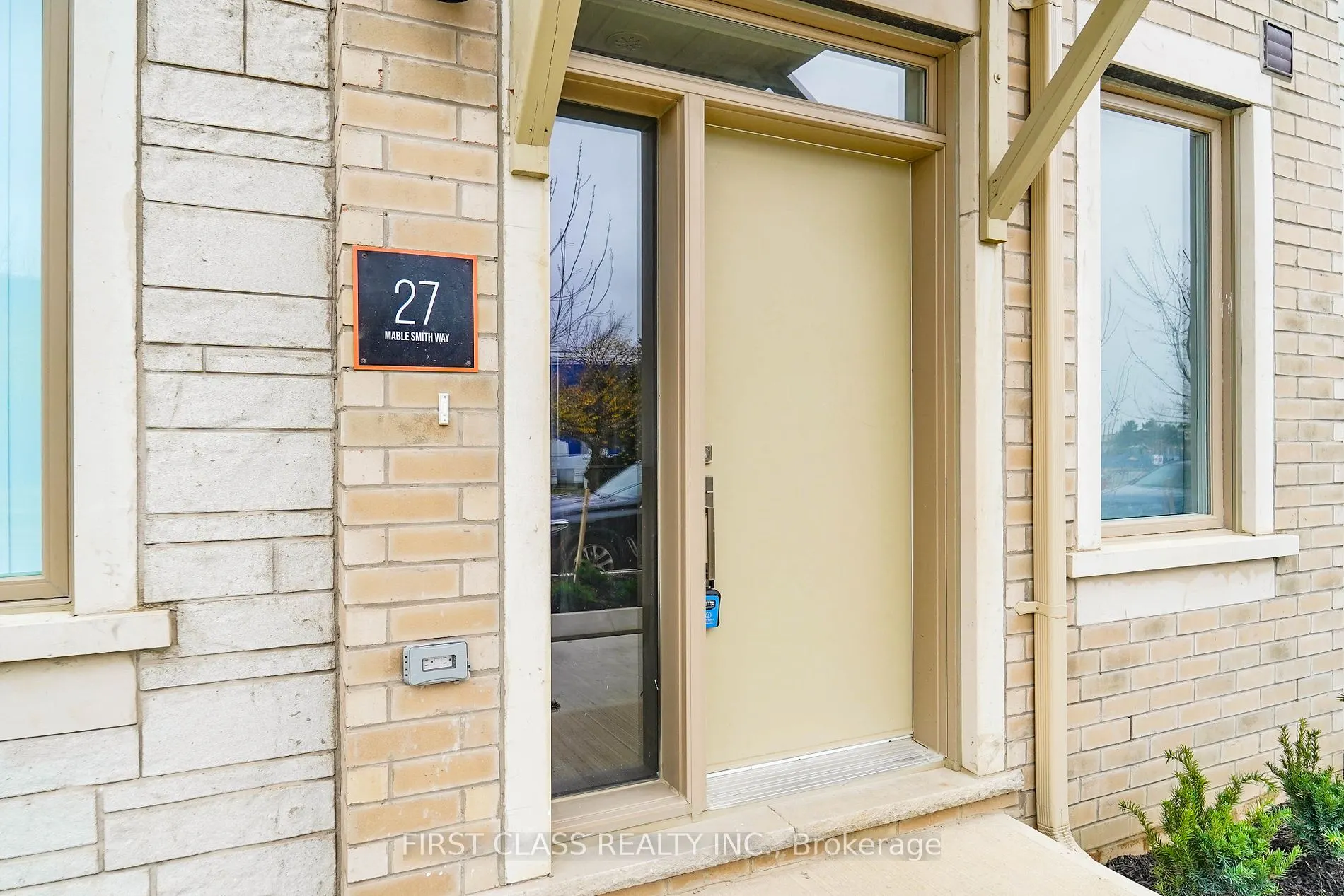 27 Mable Smith Way, #333
