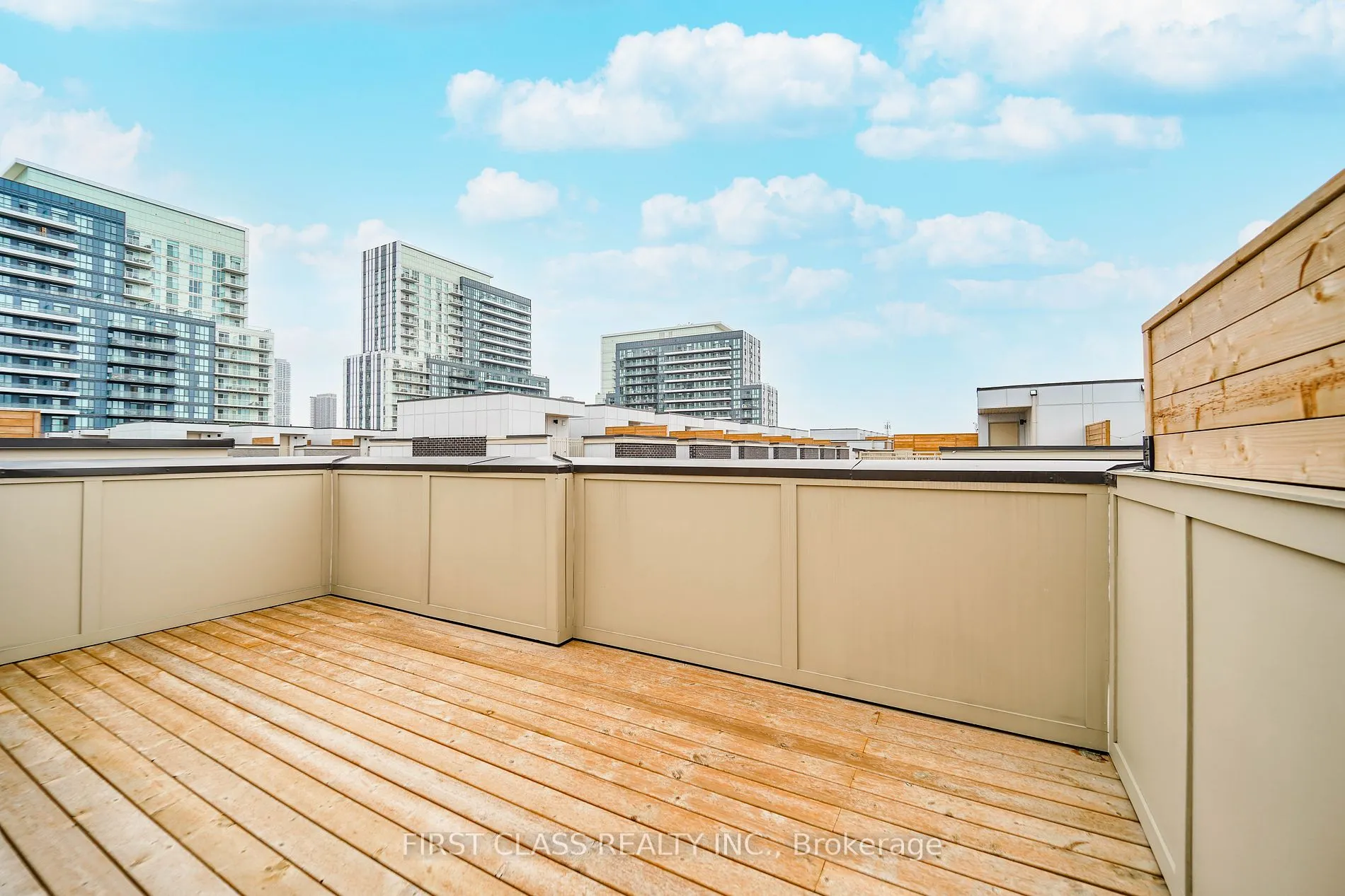 27 Mable Smith Way, #333