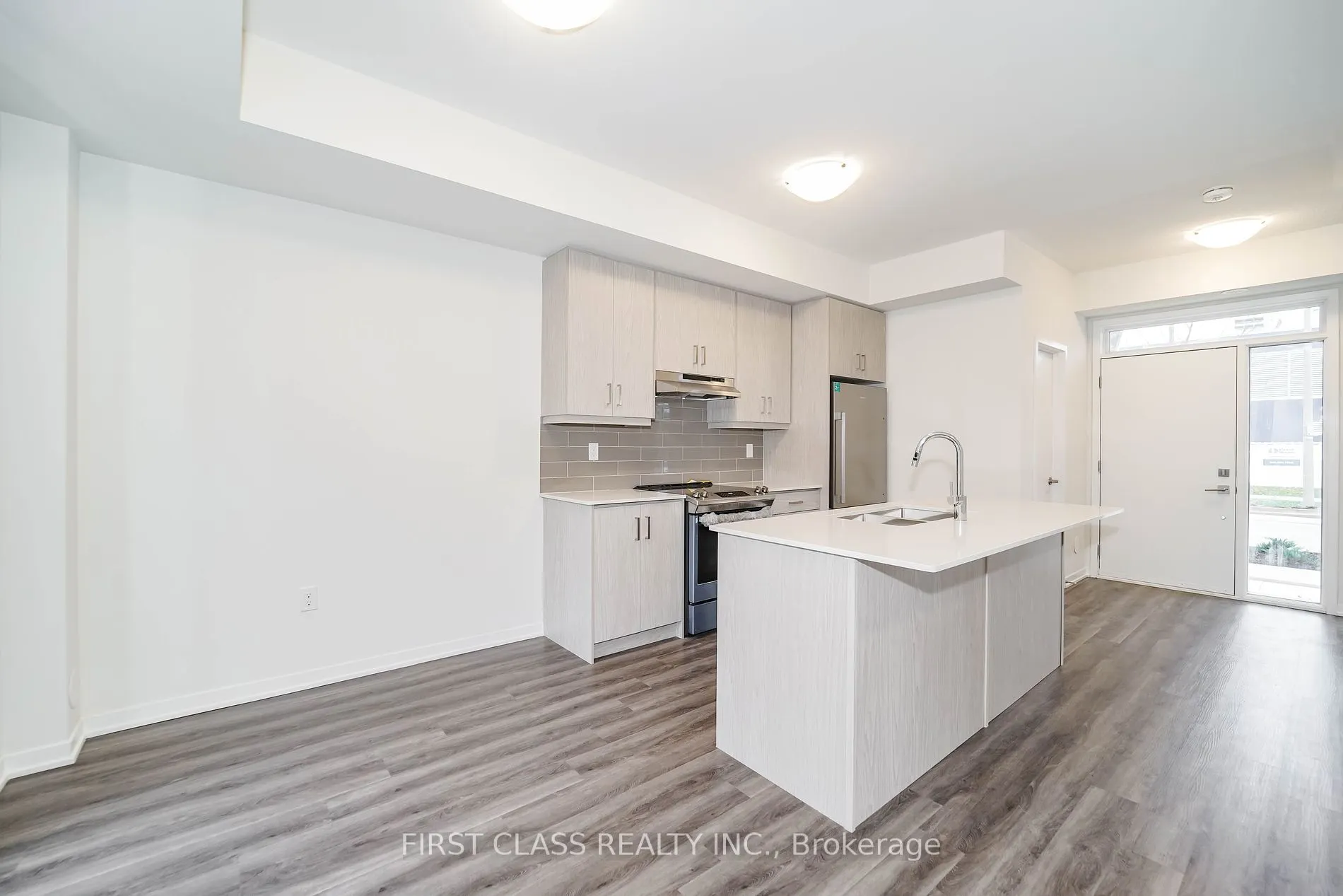 27 Mable Smith Way, #333