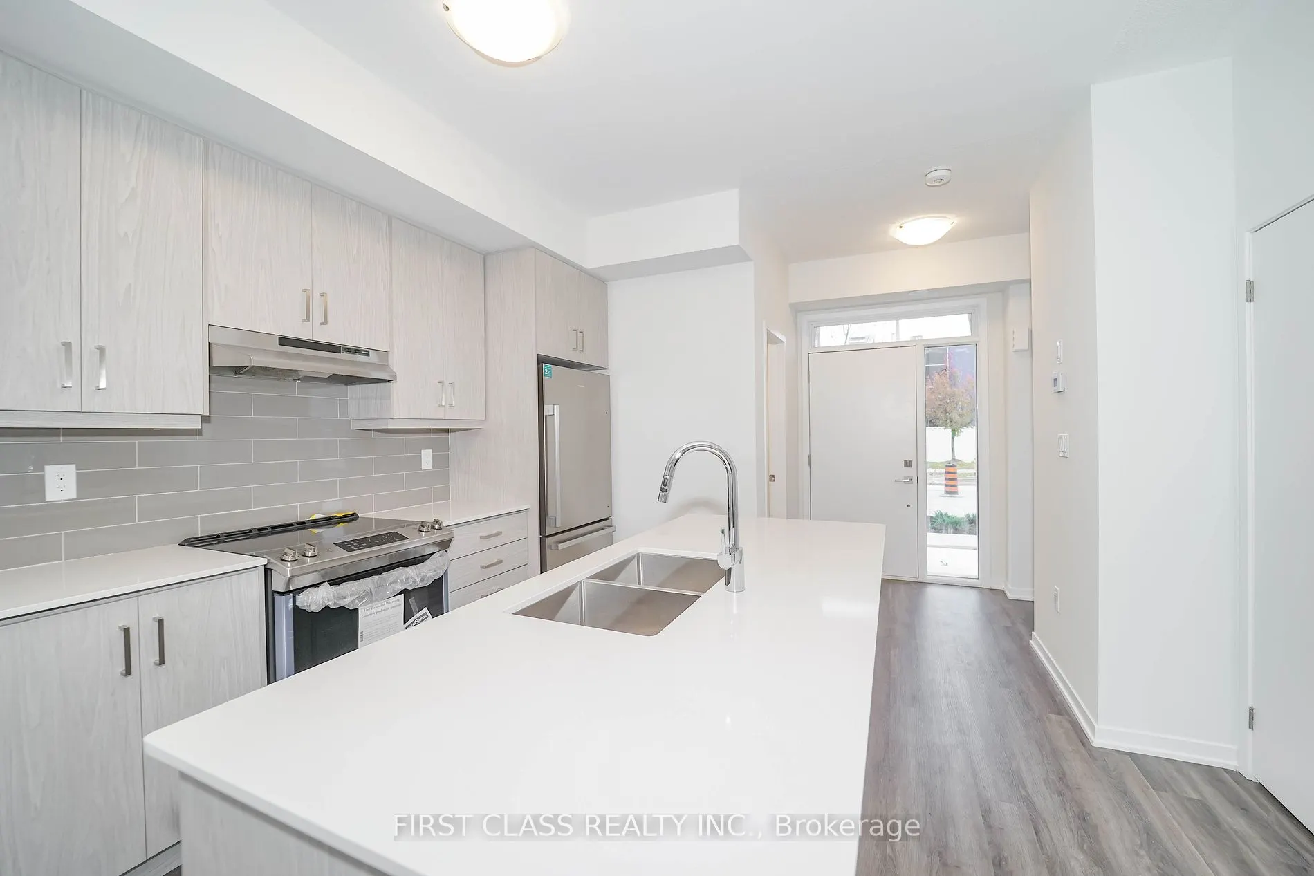 27 Mable Smith Way, #333