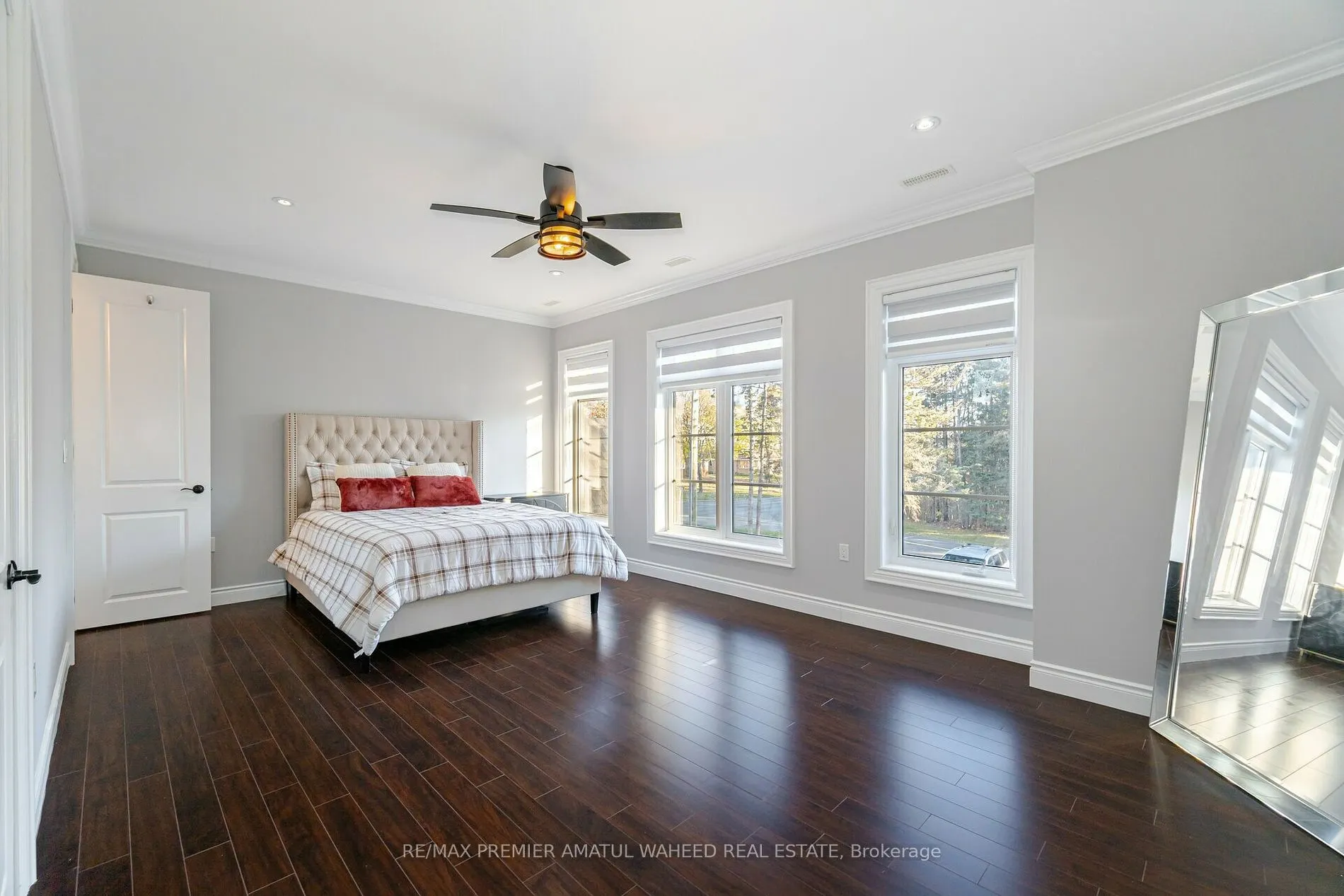 6 Old Forge Dr