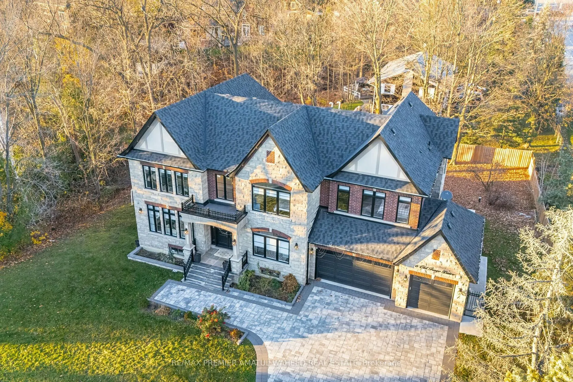 6 Old Forge Dr
