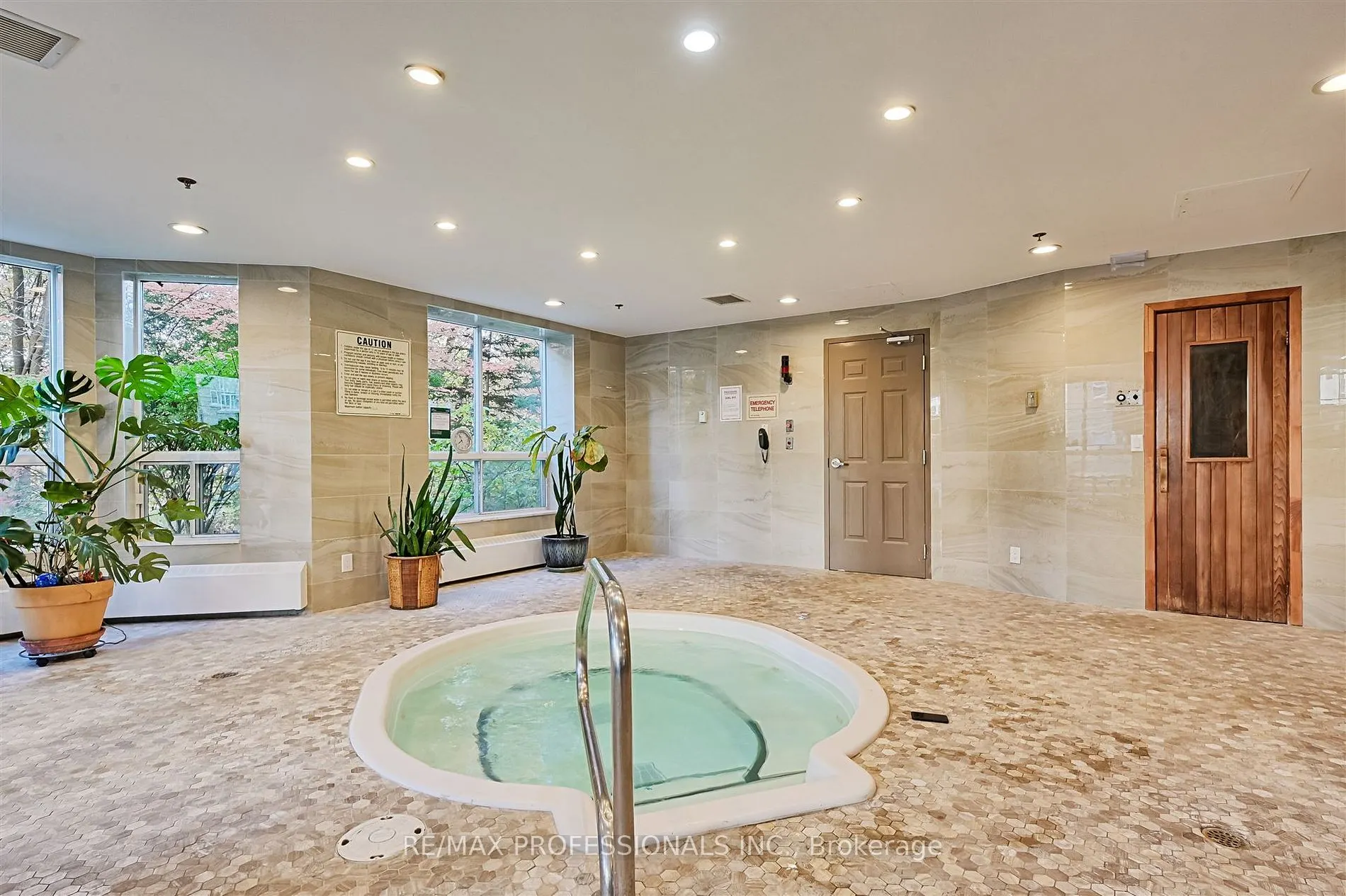 8 Maison Parc Crt, #217