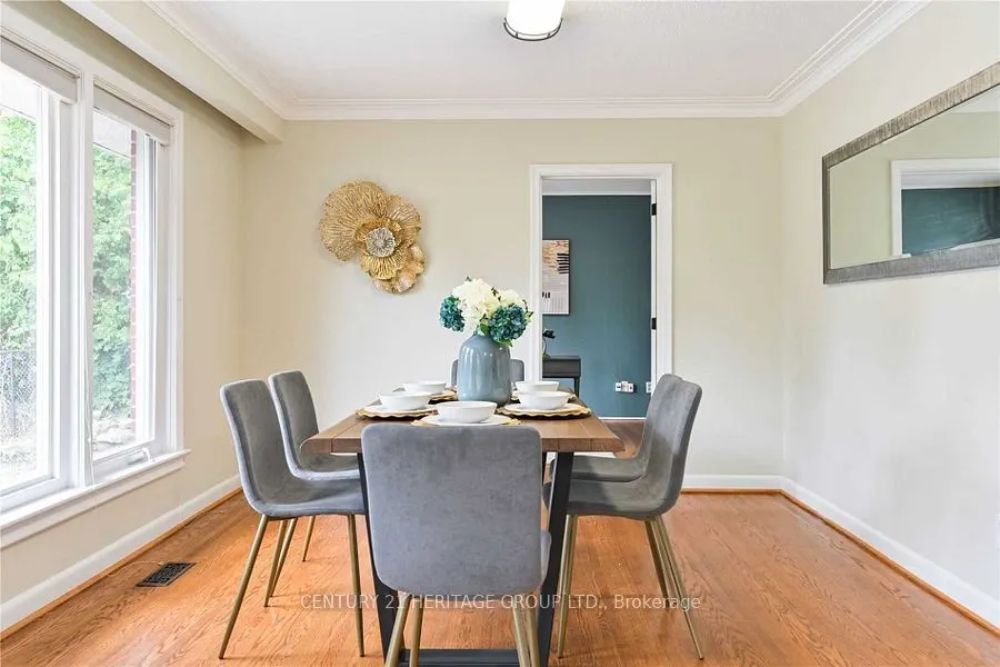 16 Cavalier Cres