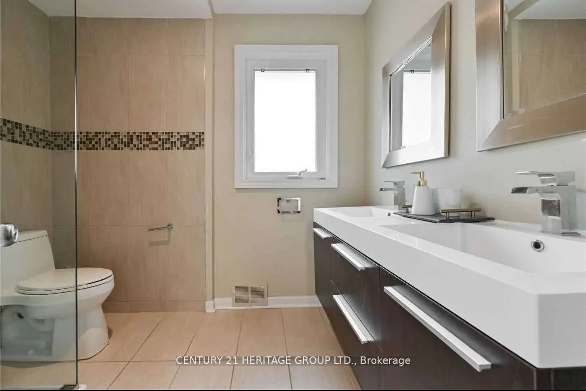 16 Cavalier Cres