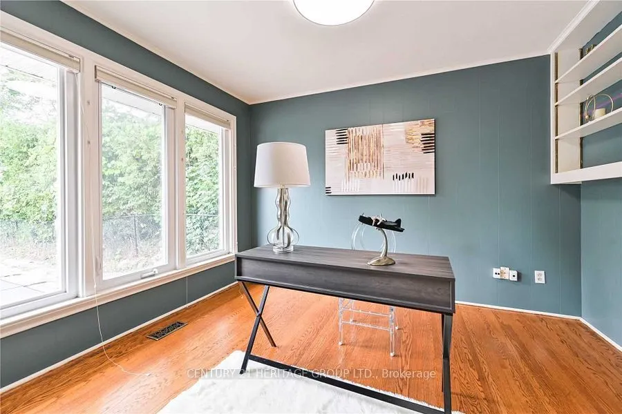 16 Cavalier Cres