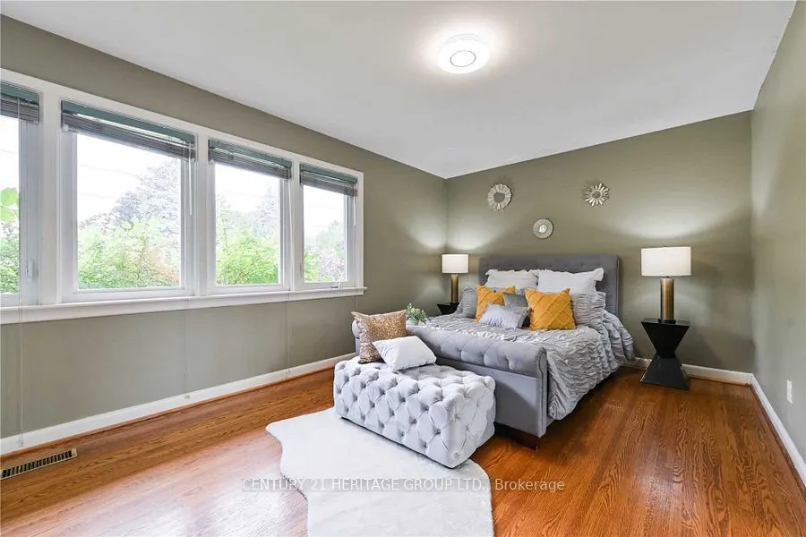 16 Cavalier Cres