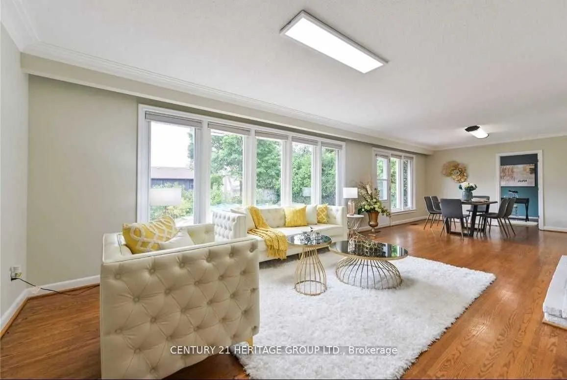 16 Cavalier Cres