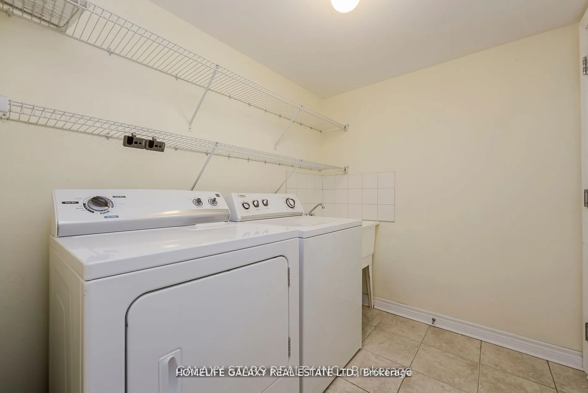 17 Ivy Stone Crt