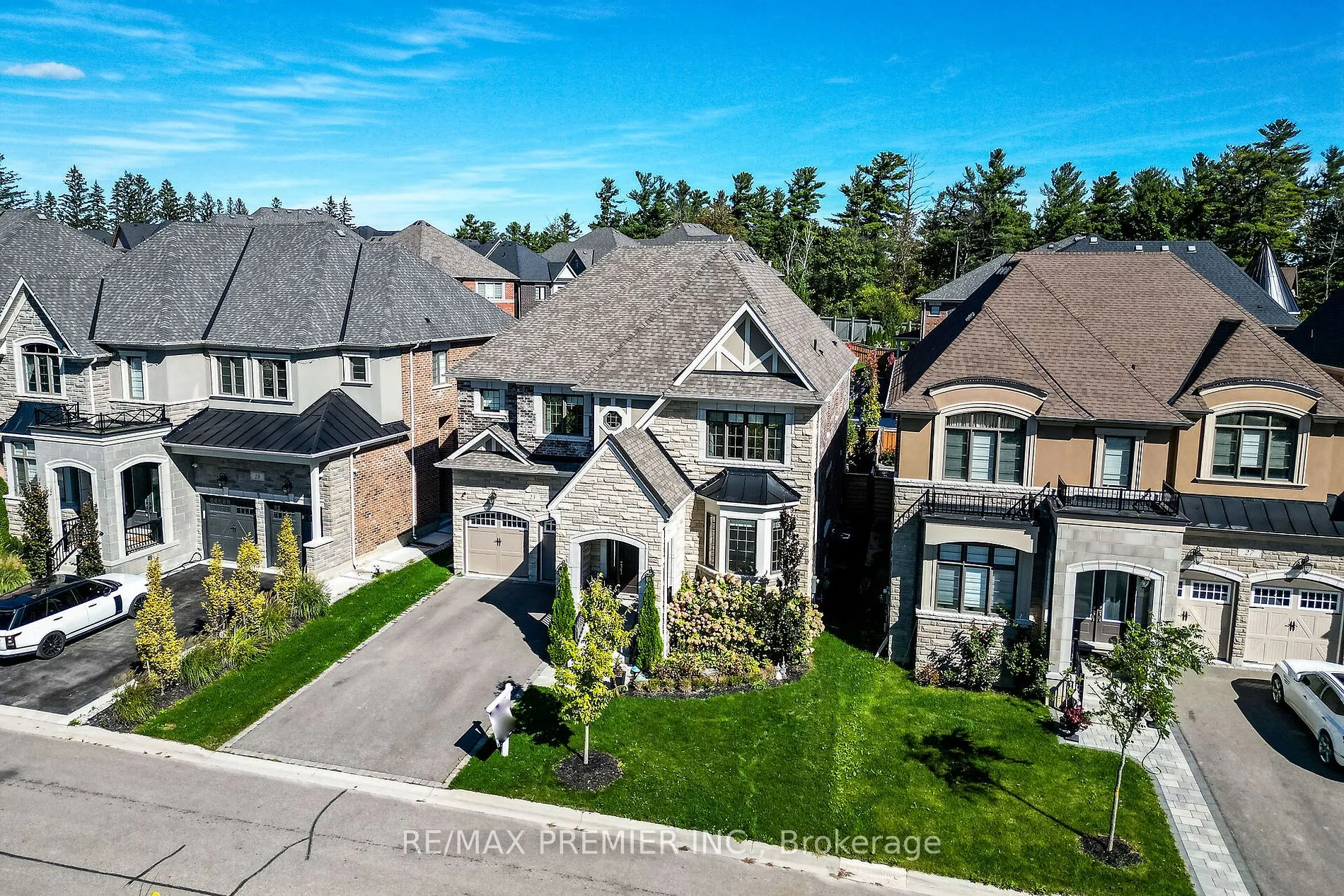 23 Grace Lake Crt