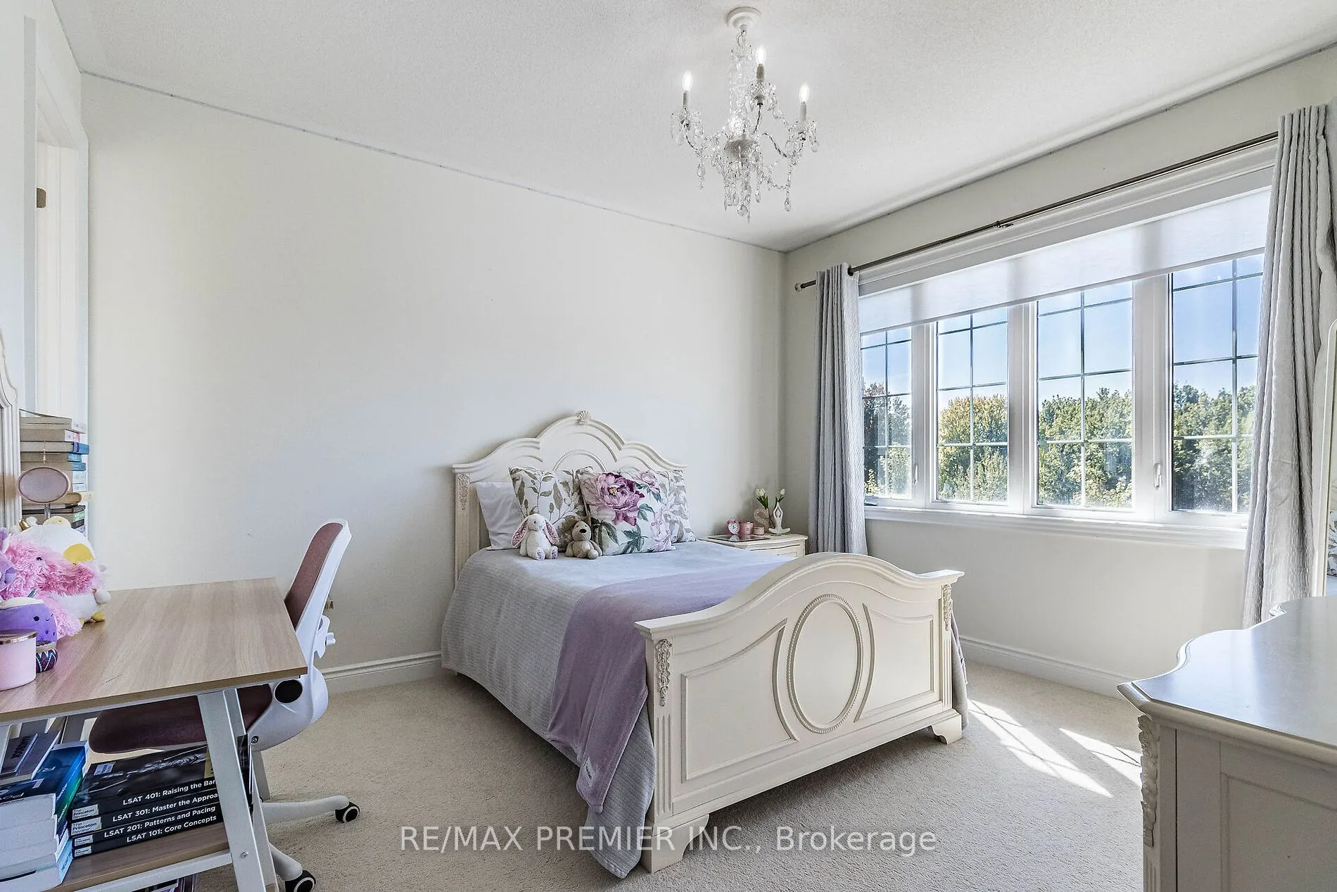 23 Grace Lake Crt