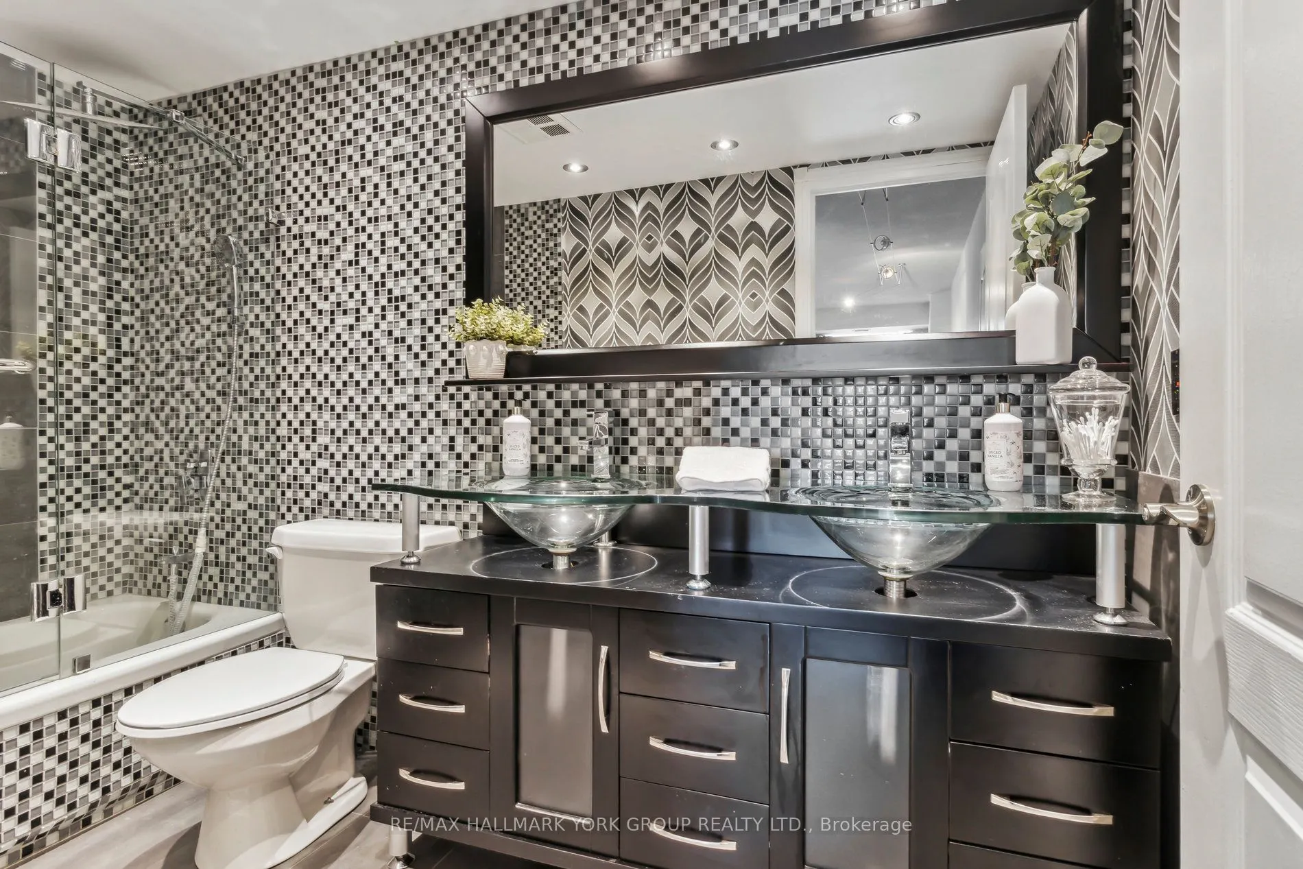 11 Townsgate Dr, #1212