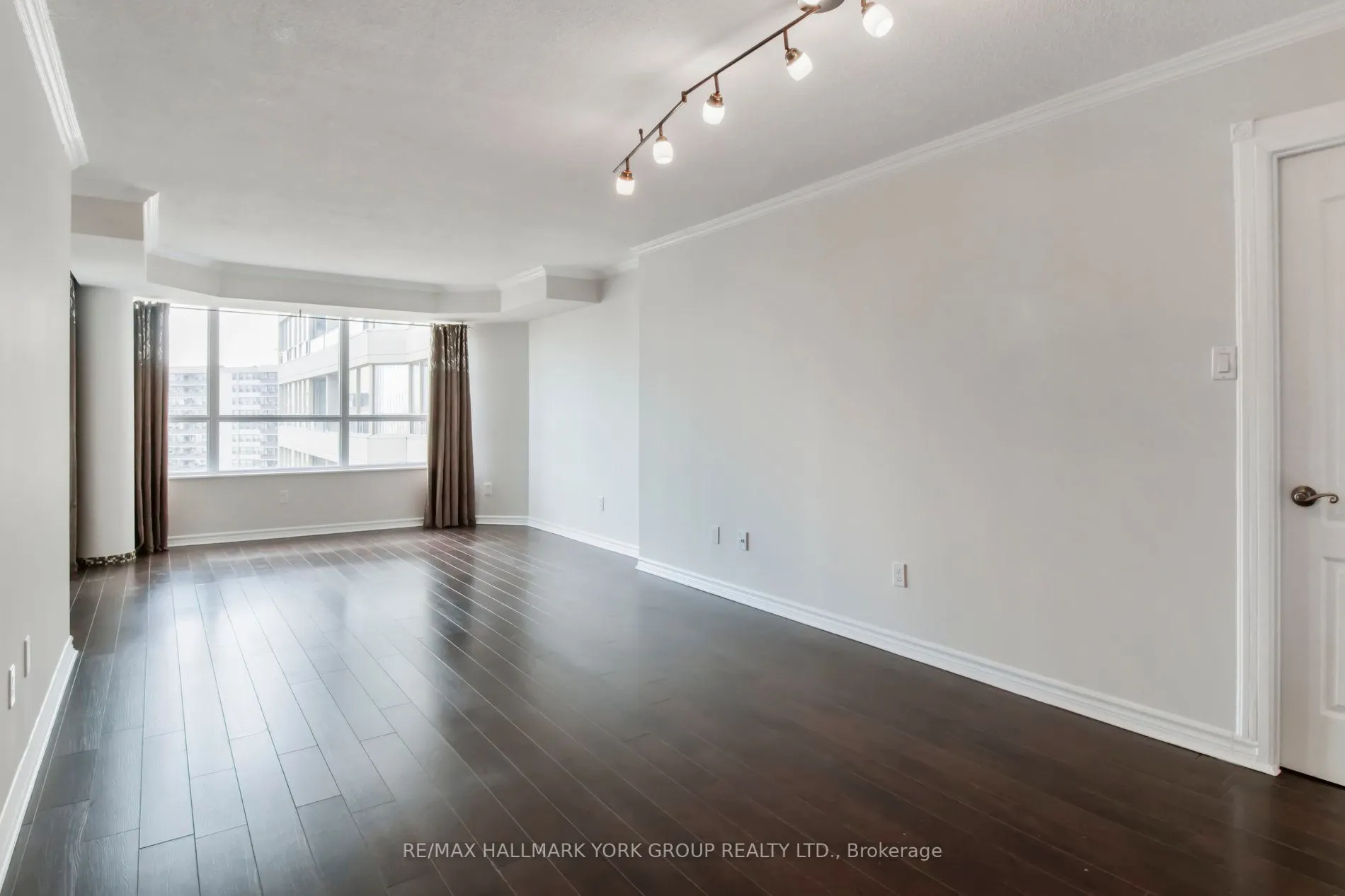 11 Townsgate Dr, #1212