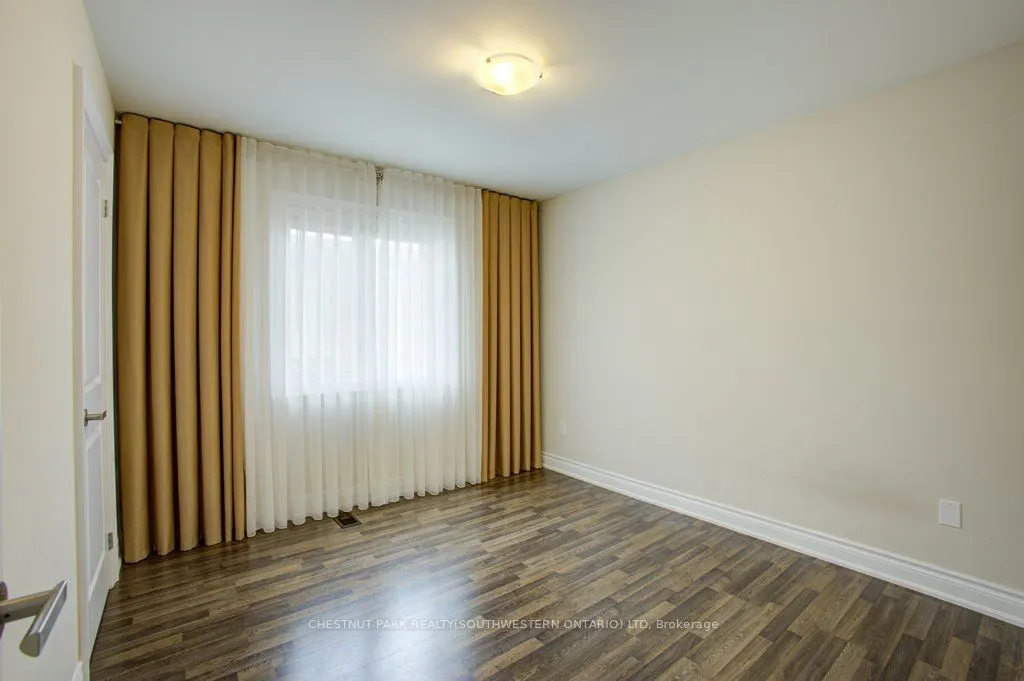 19 Selby Cres