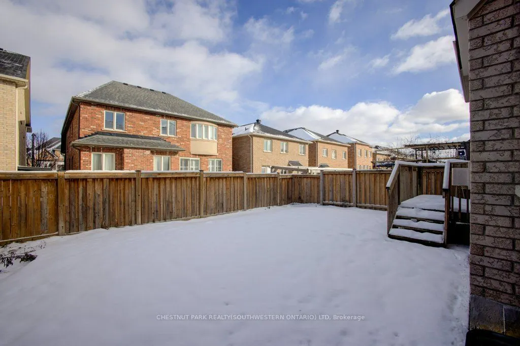 19 Selby Cres