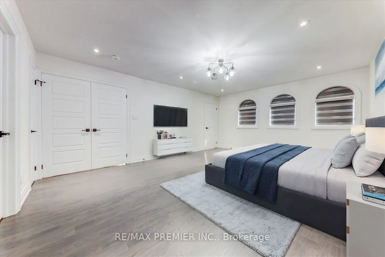 99 Benjamin Dr