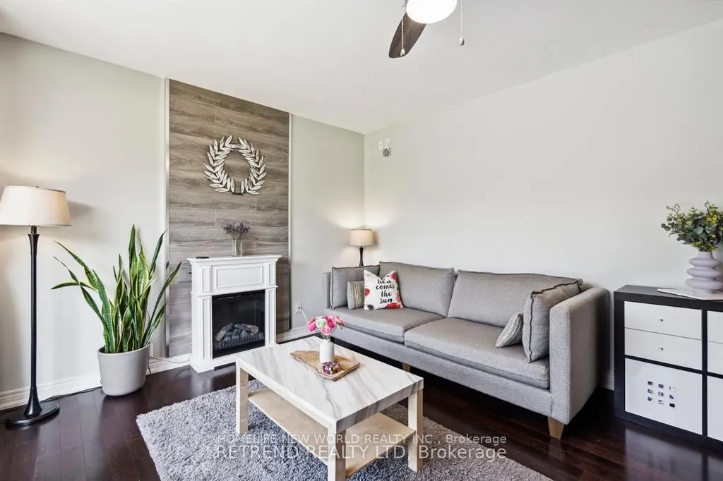 440 Fernleigh Circ S