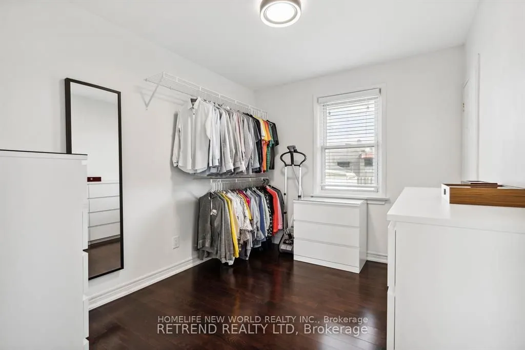 440 Fernleigh Circ S