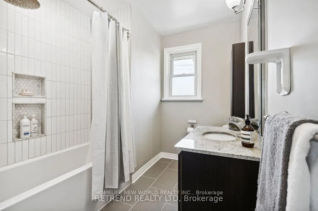 440 Fernleigh Circ S