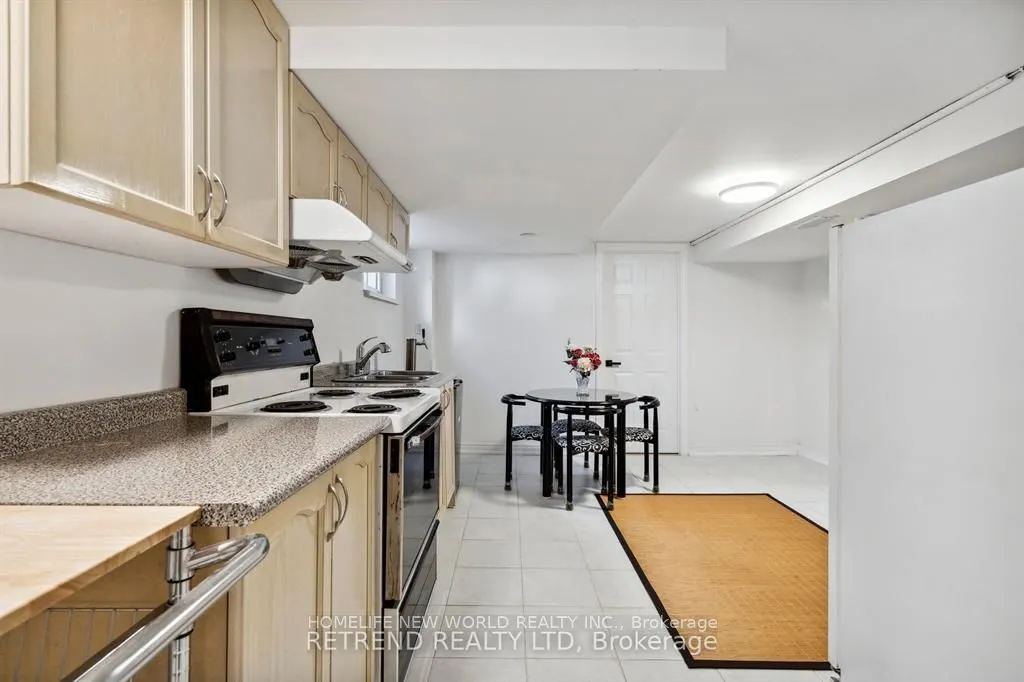 440 Fernleigh Circ S