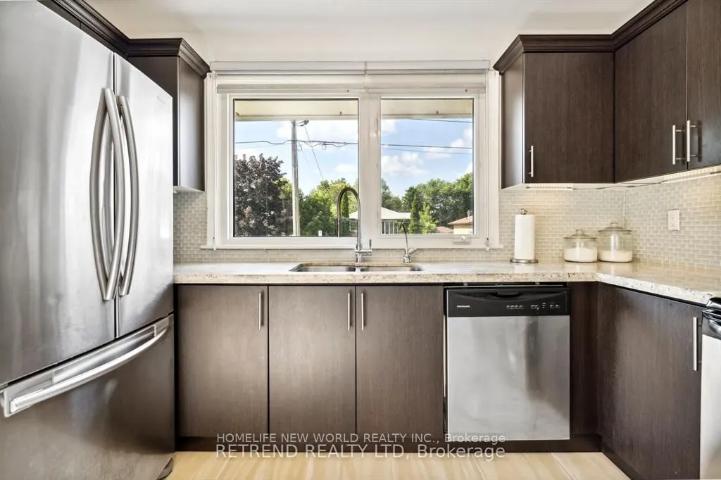 440 Fernleigh Circ S
