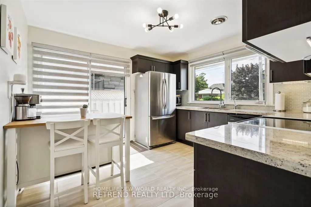 440 Fernleigh Circ S