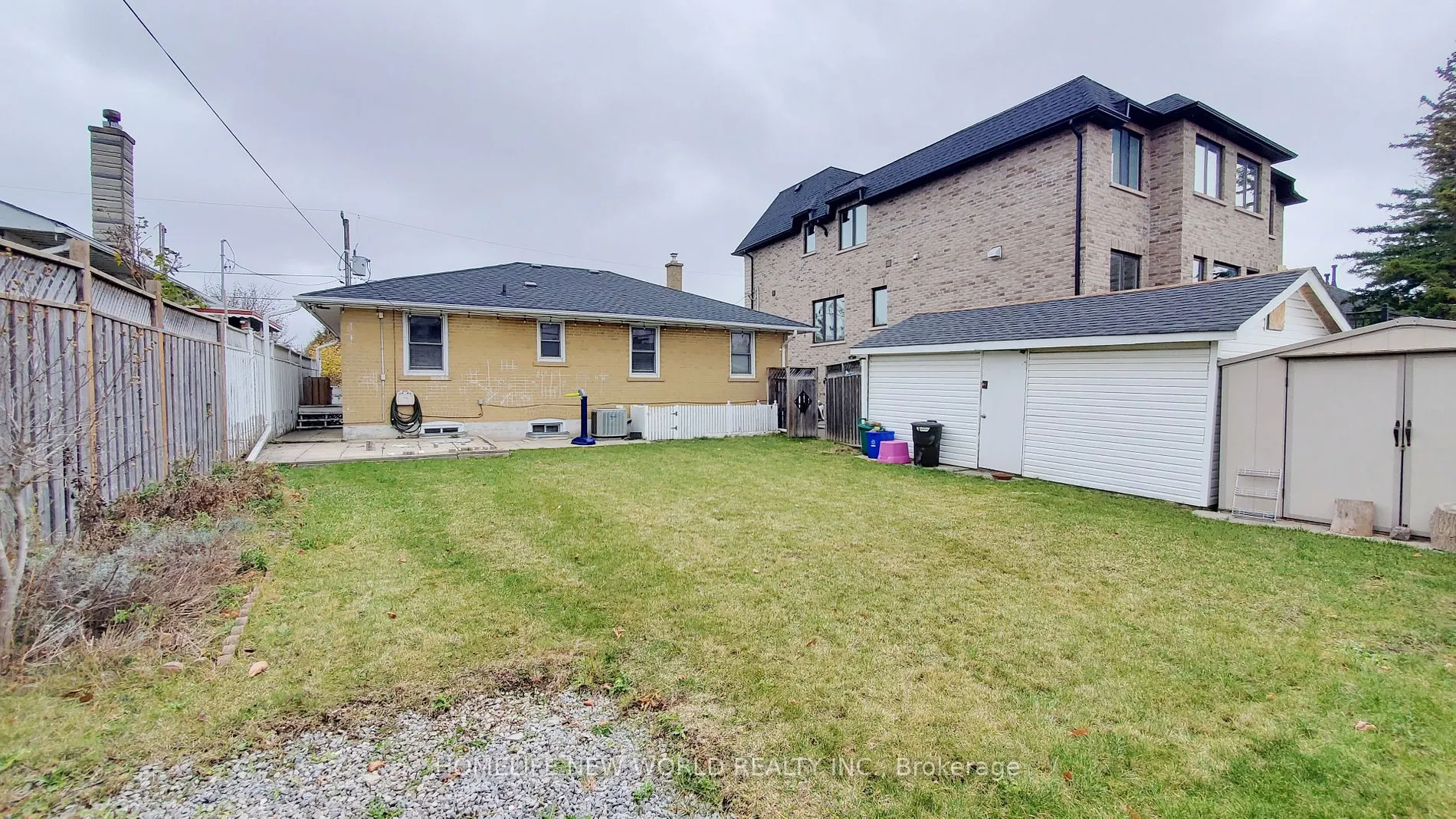 440 Fernleigh Circ S