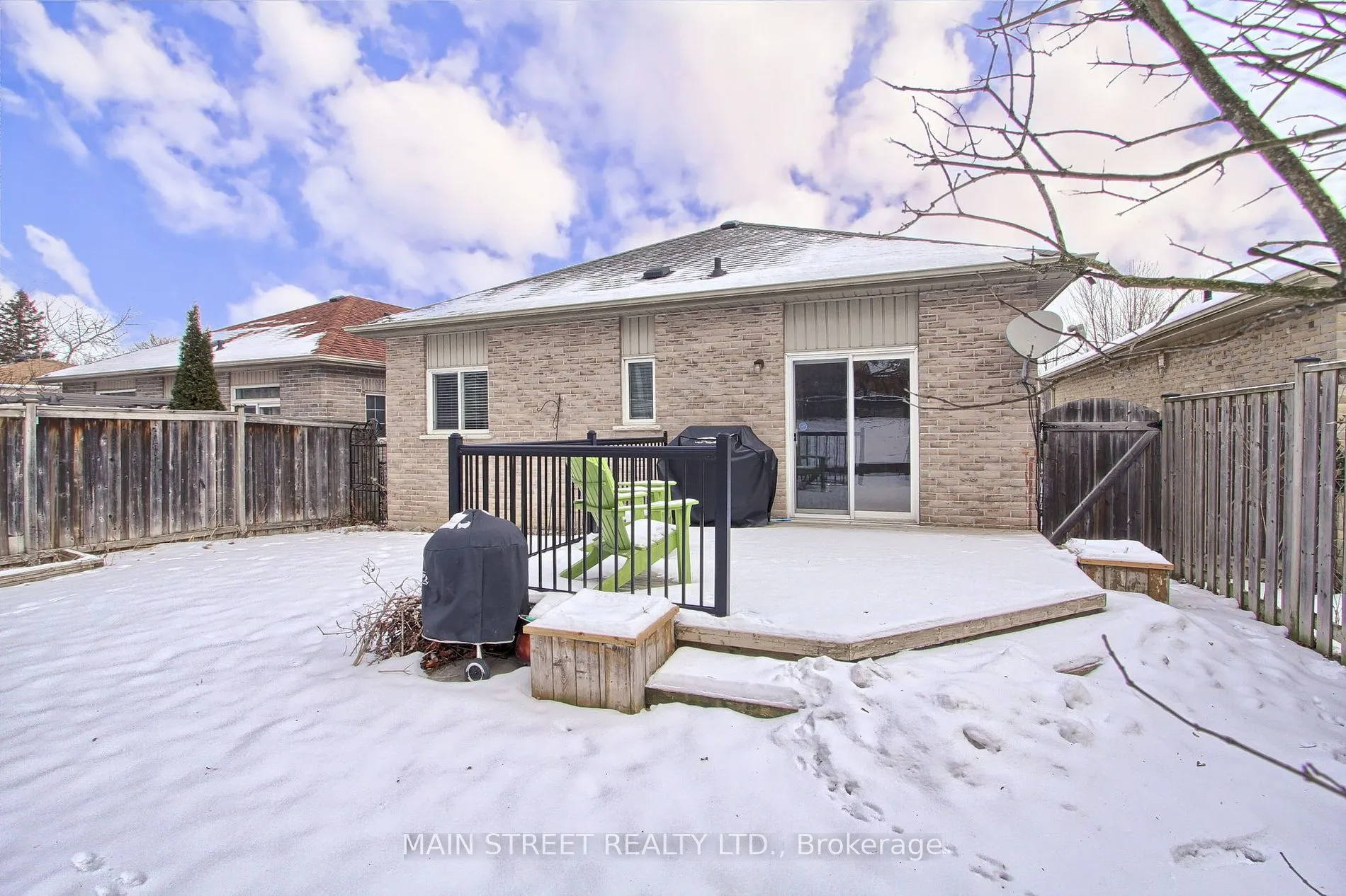 16 Hillview Dr