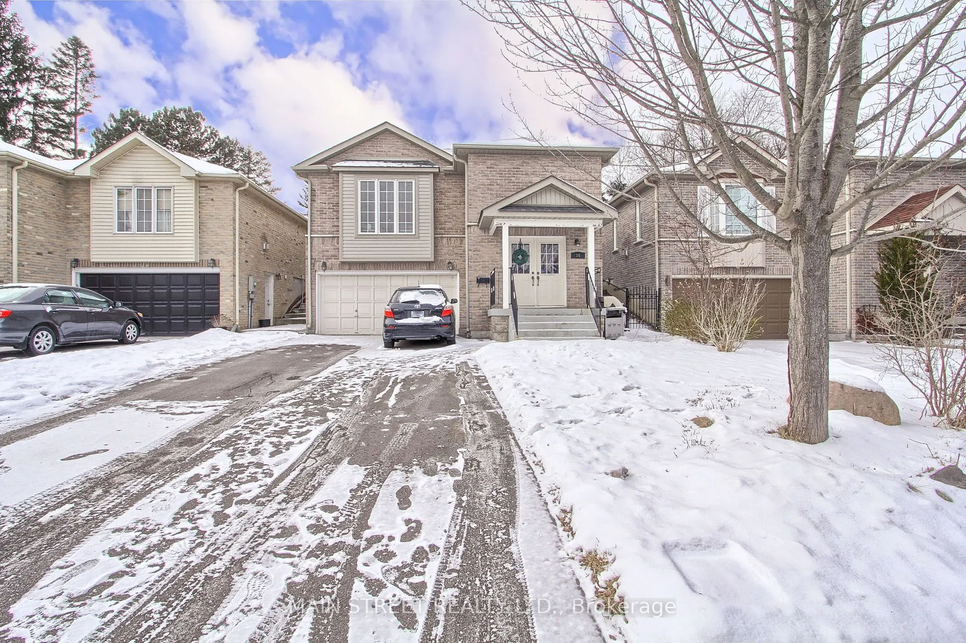 16 Hillview Dr