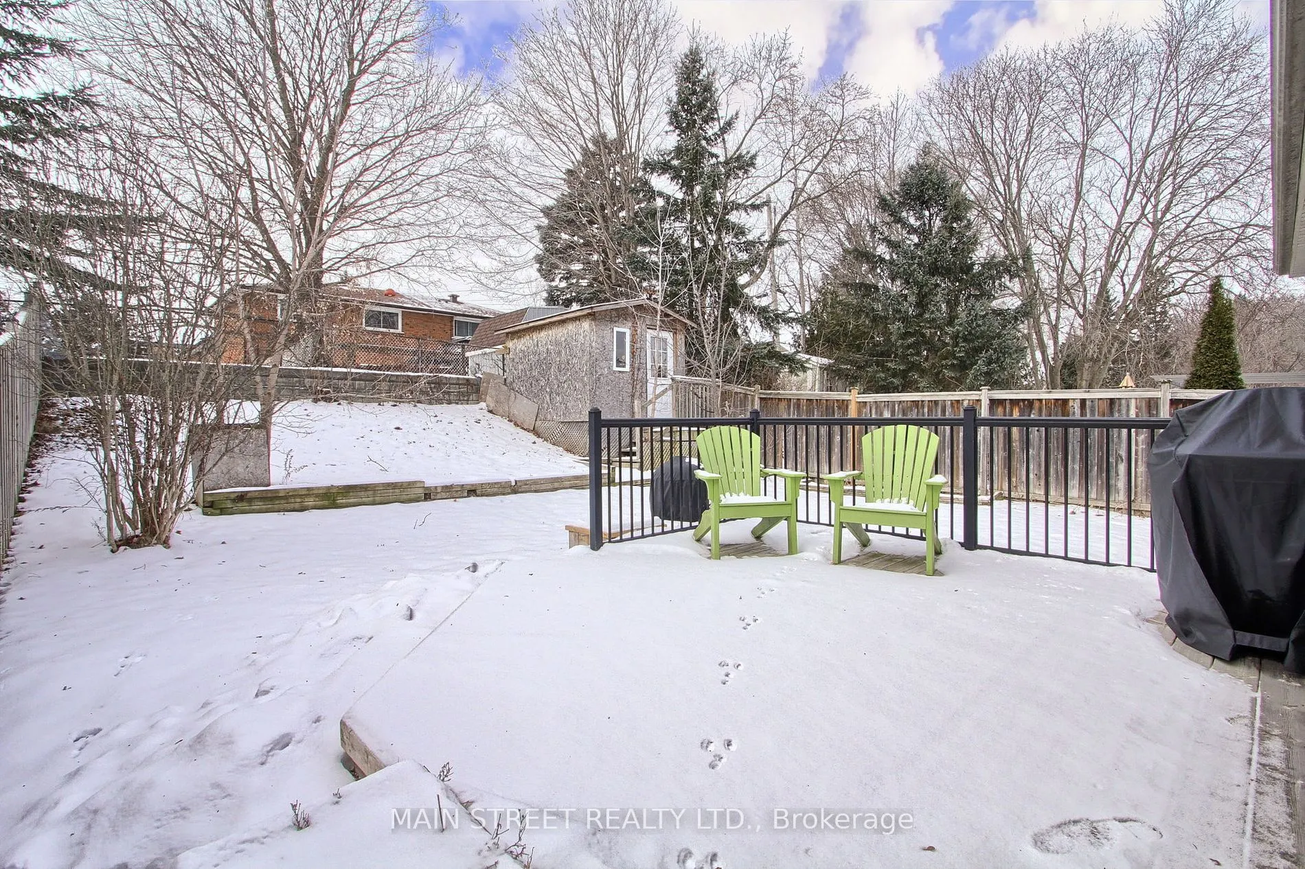 16 Hillview Dr