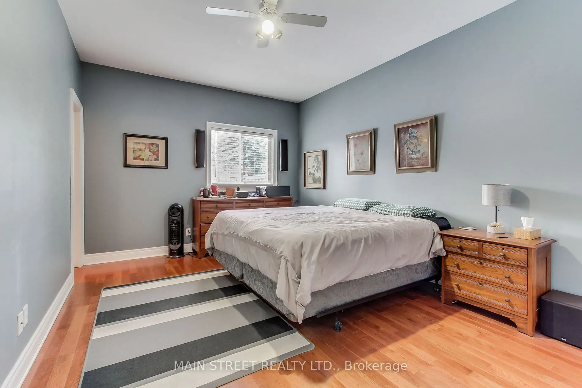 16 Hillview Dr