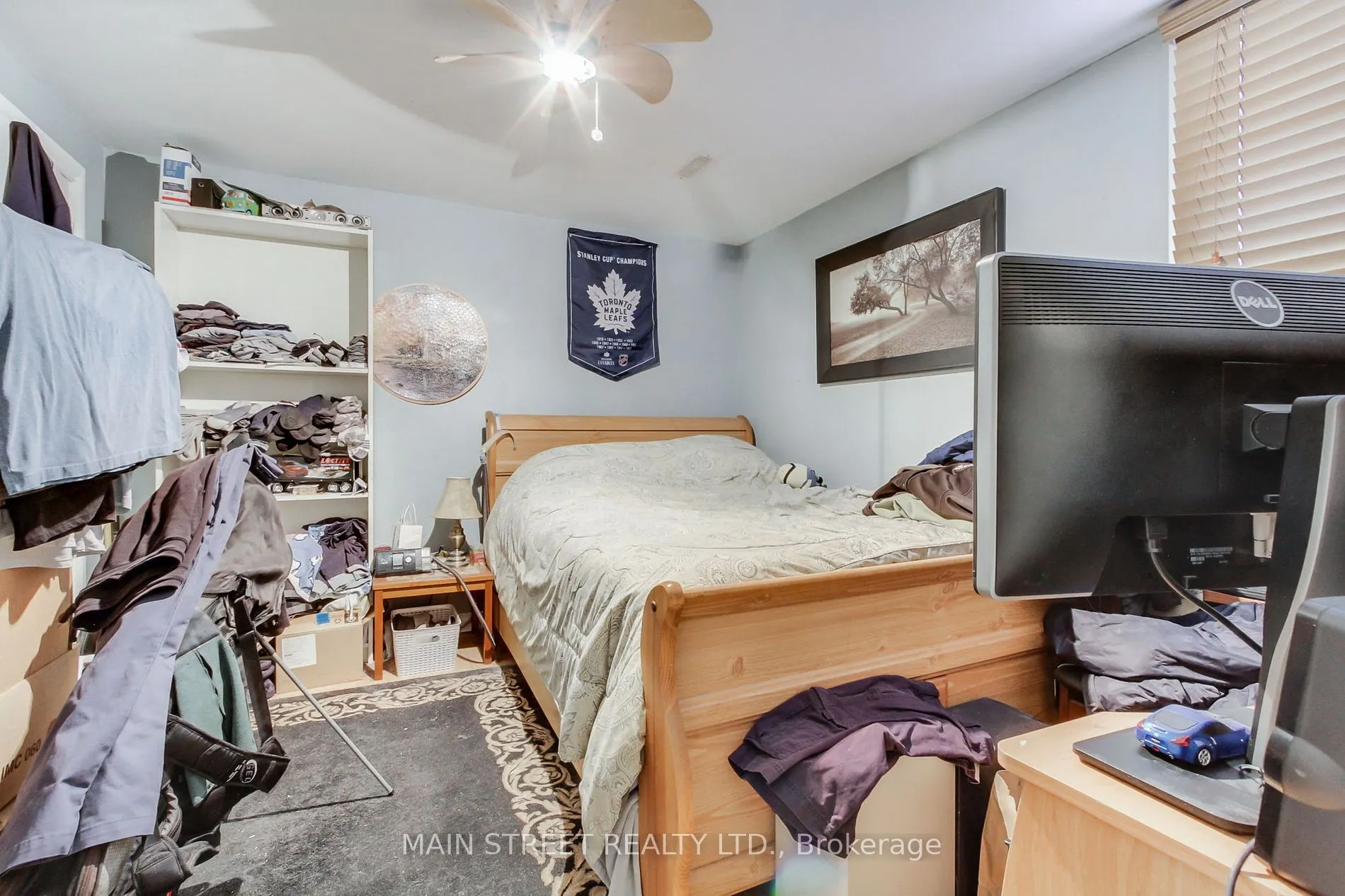 16 Hillview Dr