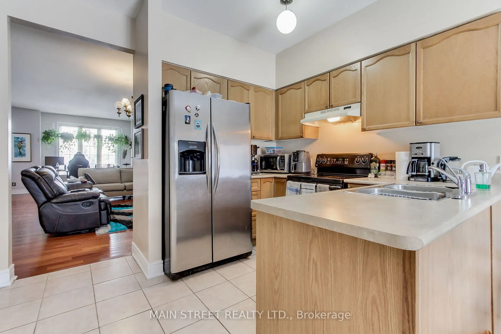 16 Hillview Dr