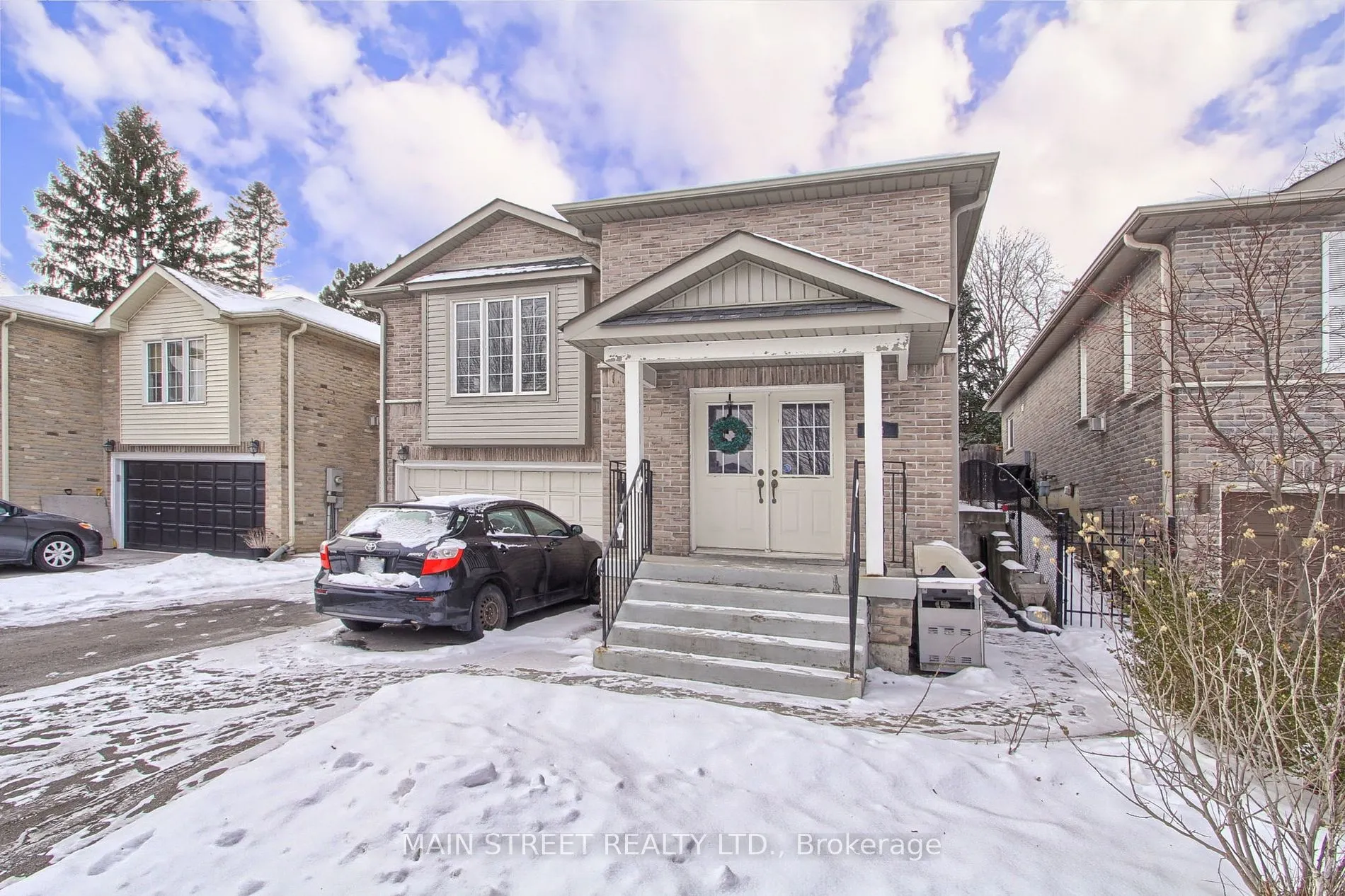 16 Hillview Dr