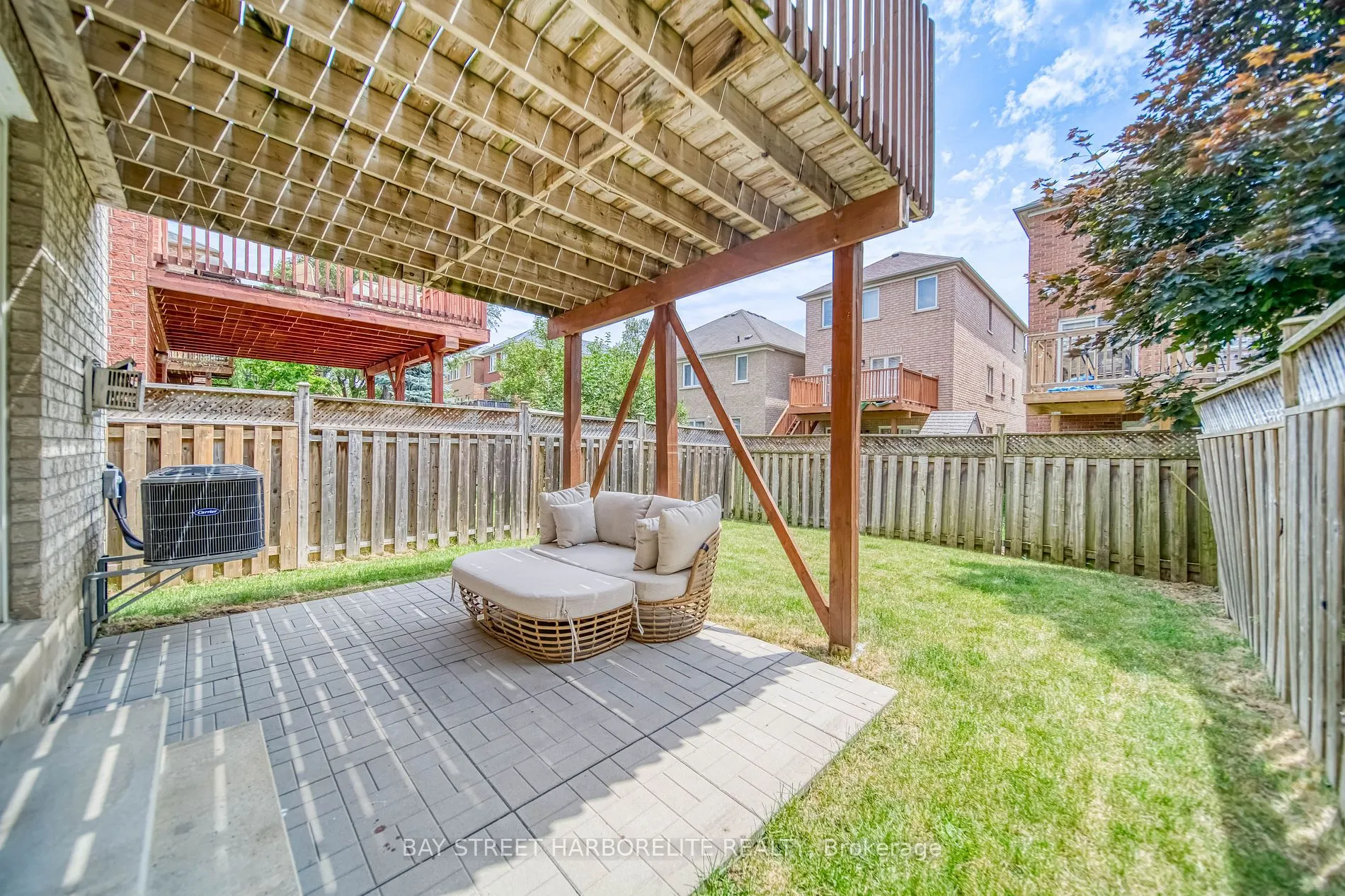 63 Sassafras Circ