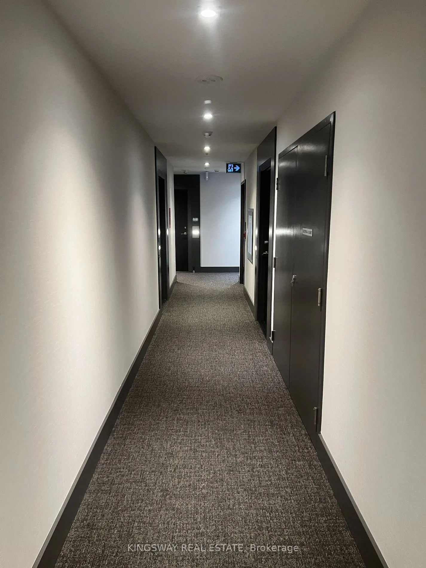 8868 Yonge St, #521E
