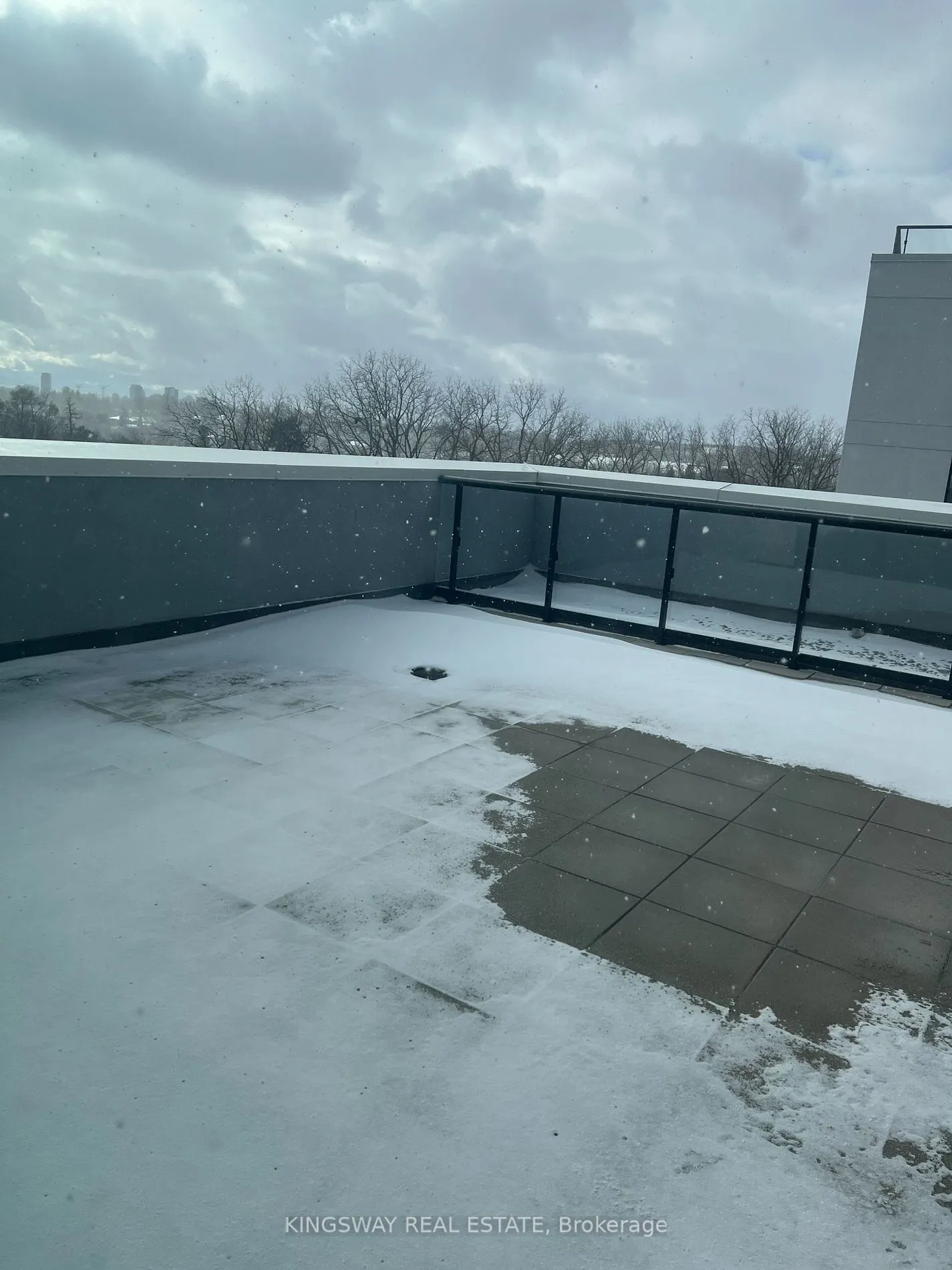 8868 Yonge St, #521E