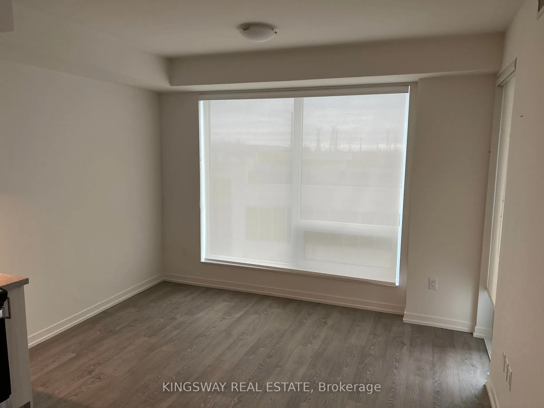 8868 Yonge St, #521E